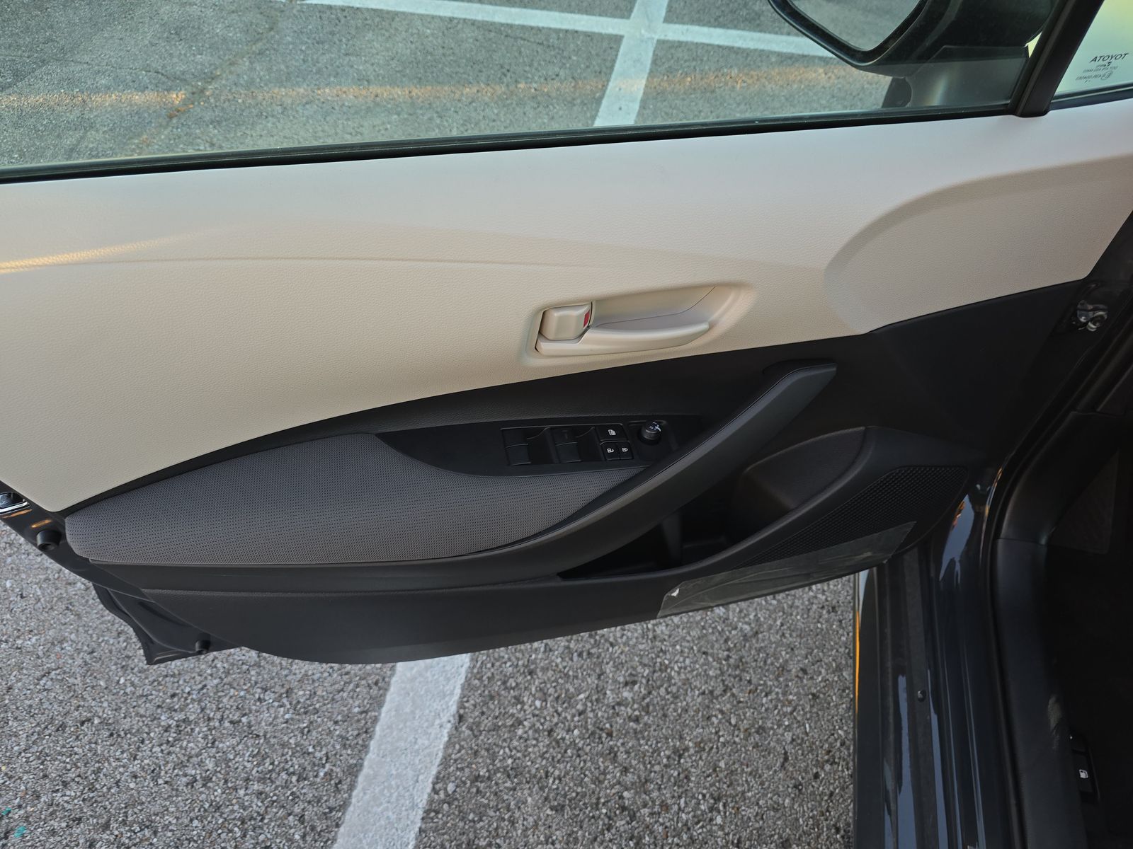 2025 Toyota Corolla LE FWD