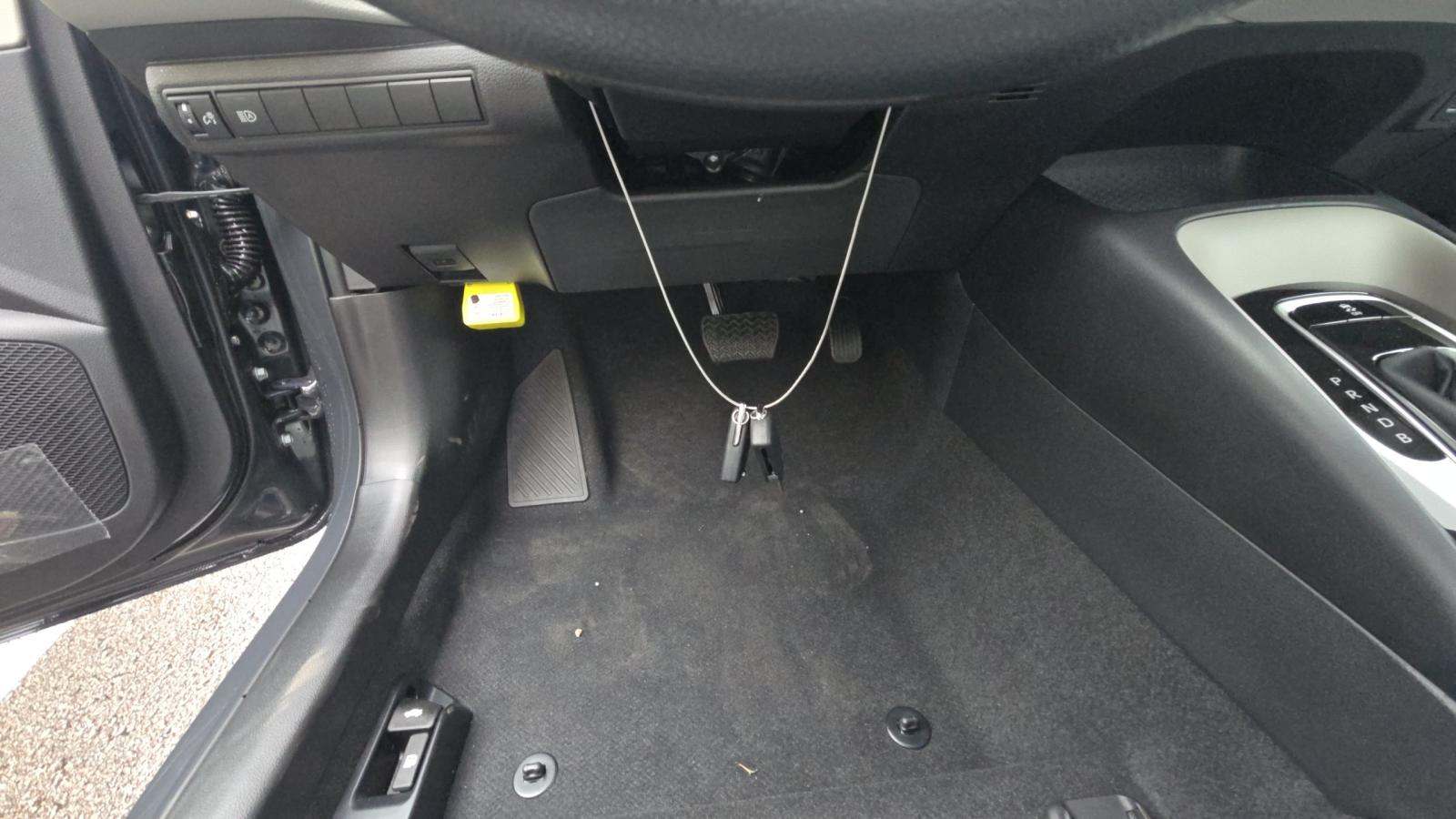 2025 Toyota Corolla LE FWD