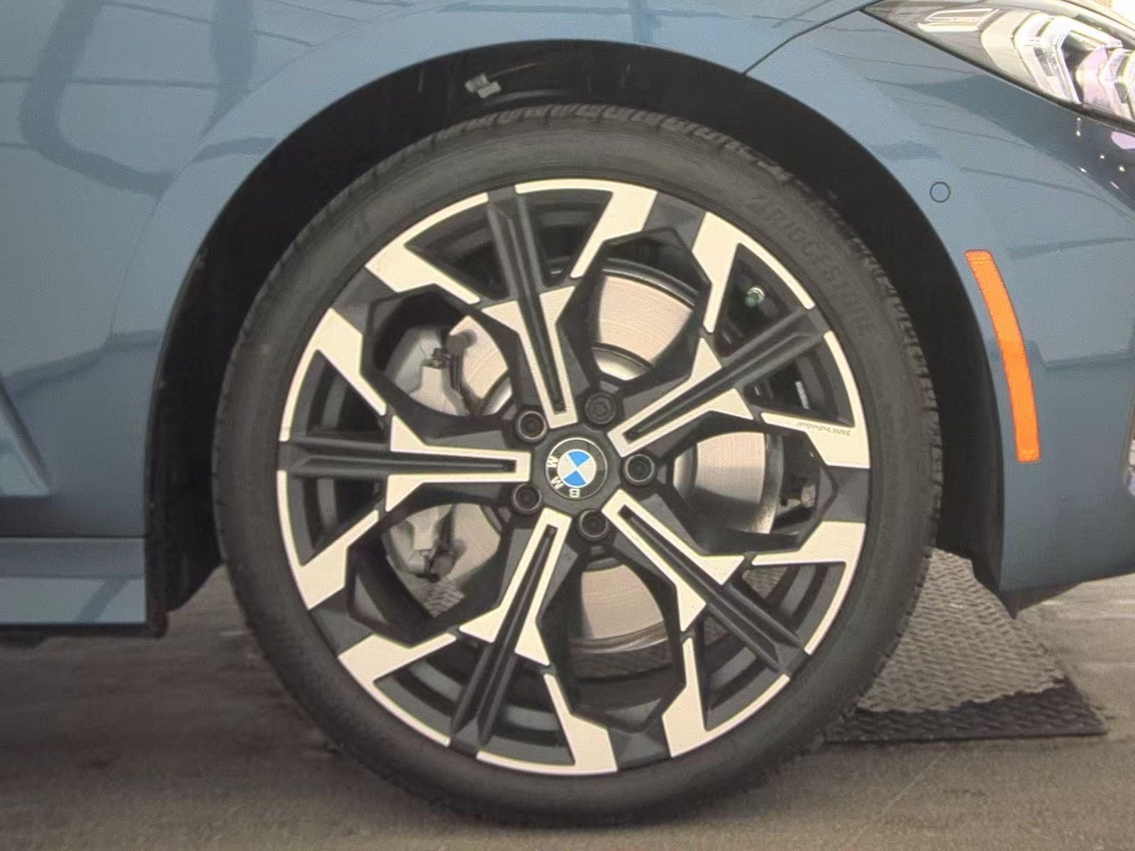 2025 BMW 3 Series 330i xDrive AWD