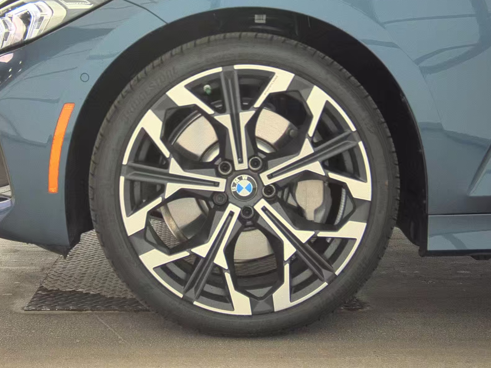 2025 BMW 3 Series 330i xDrive AWD