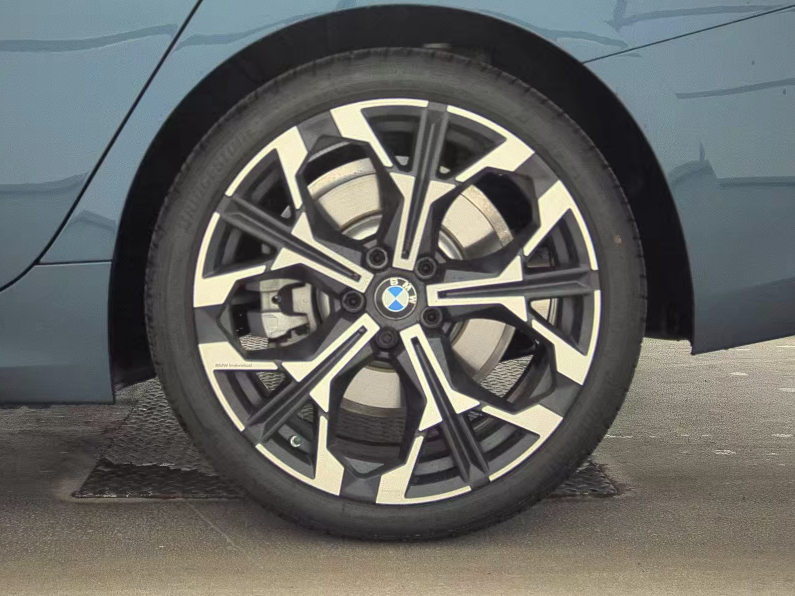 2025 BMW 3 Series 330i xDrive AWD