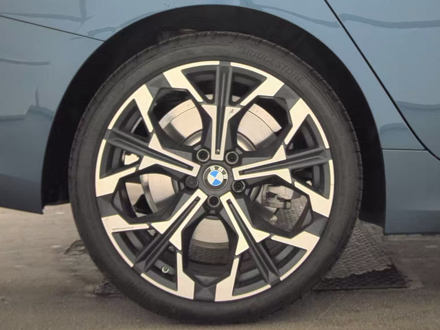 2025 BMW 3 Series 330i xDrive AWD