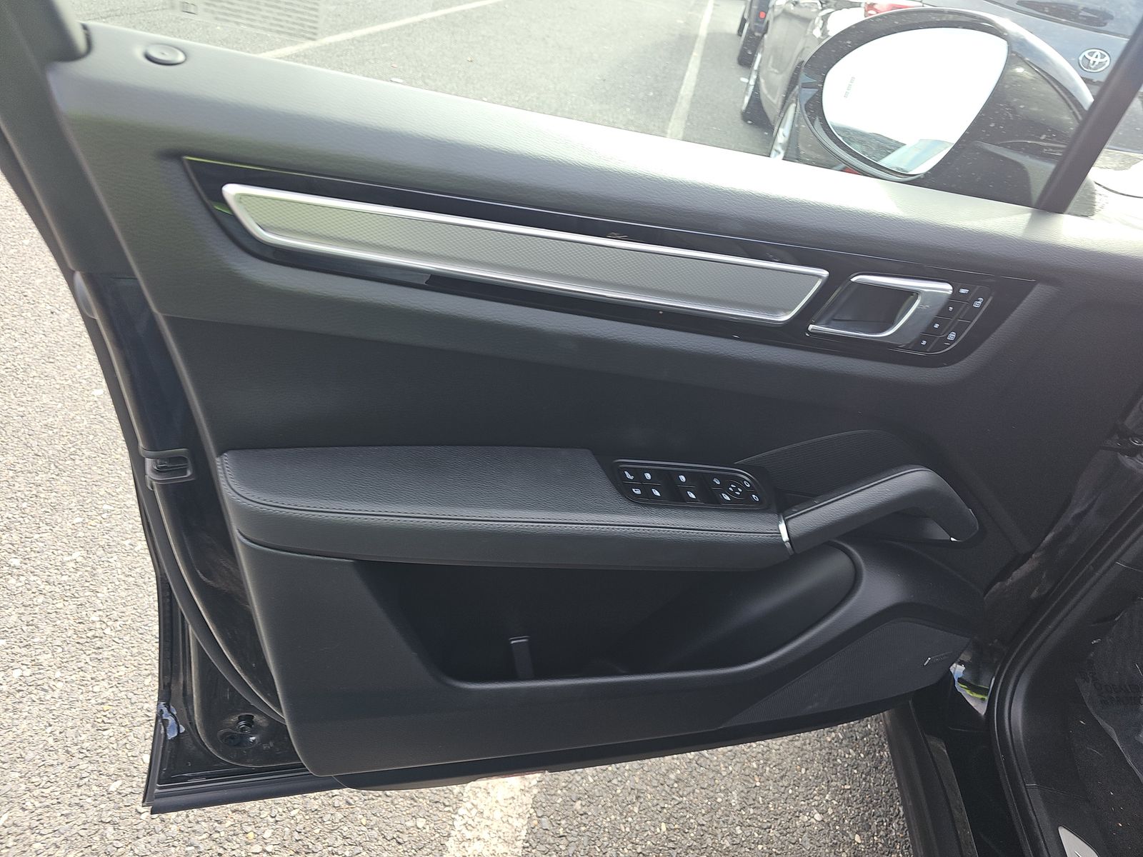 2022 Porsche Cayenne E-Hybrid Platinum Edition AWD