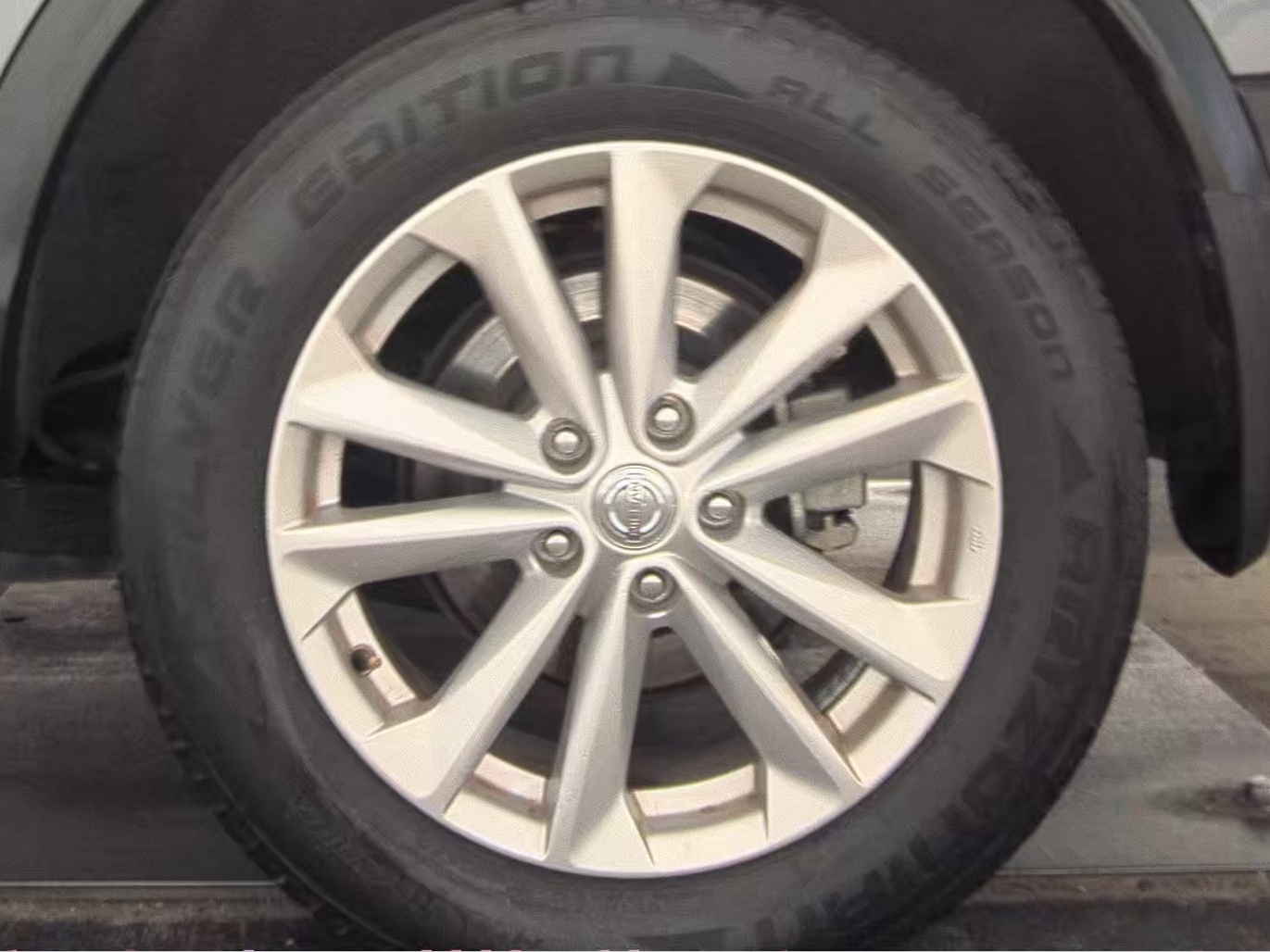 2018 Nissan Rogue Sport SV FWD