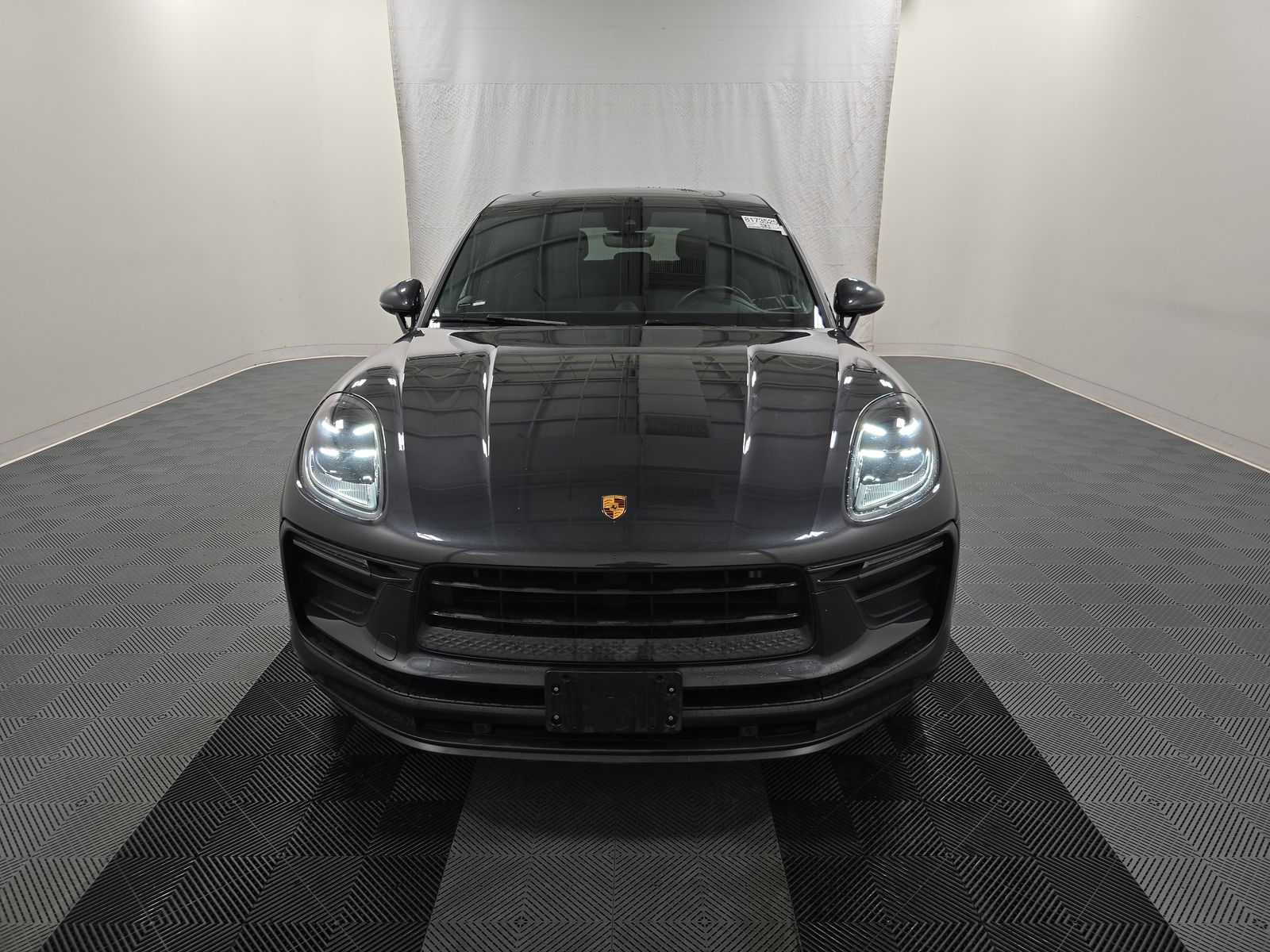 2022 Porsche Macan Base AWD