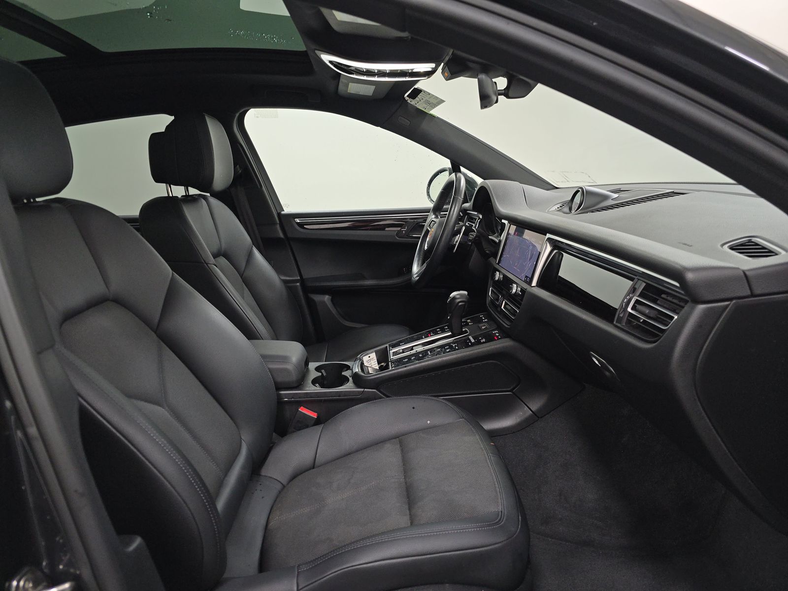 2022 Porsche Macan Base AWD