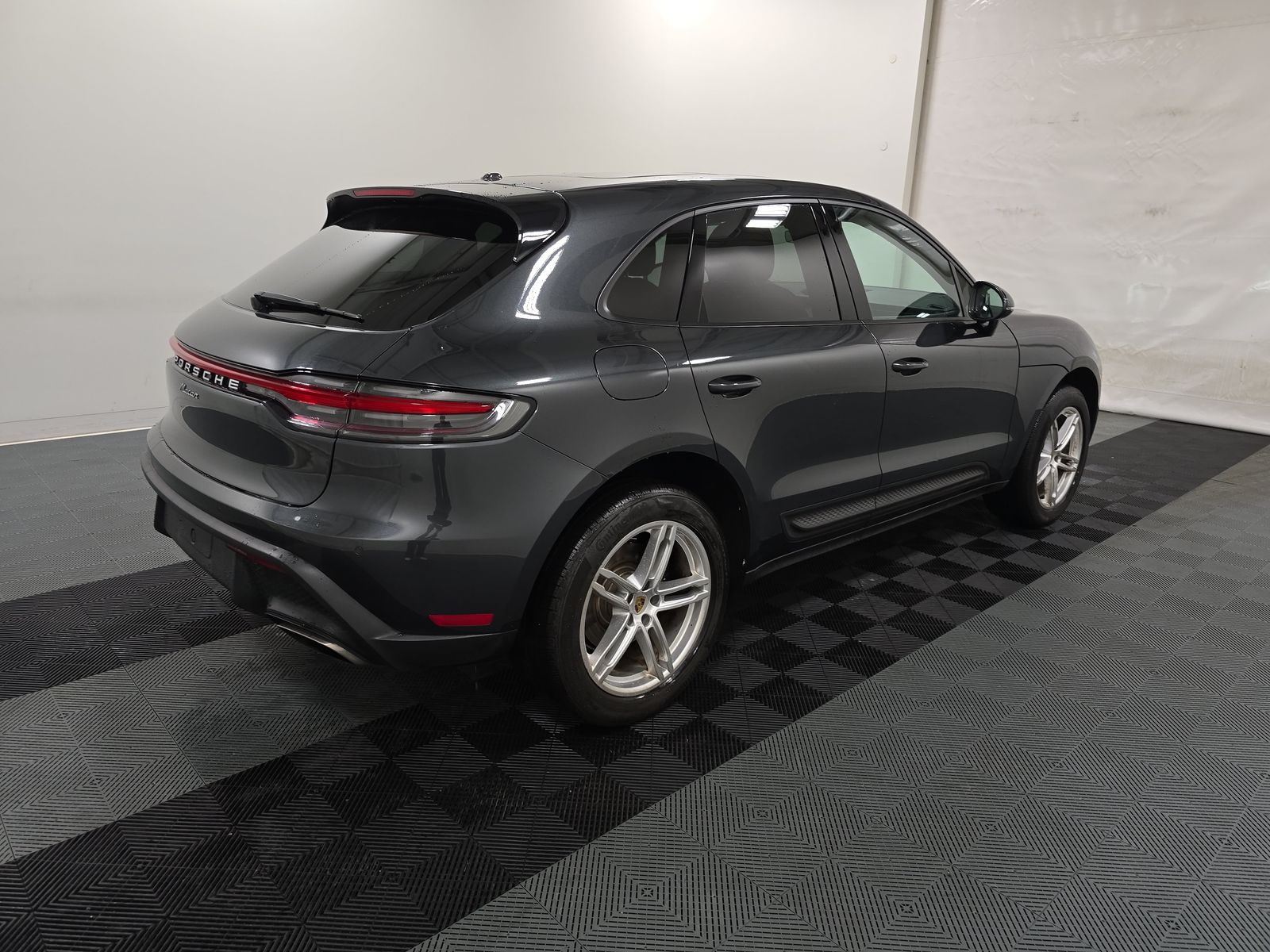 2022 Porsche Macan Base AWD