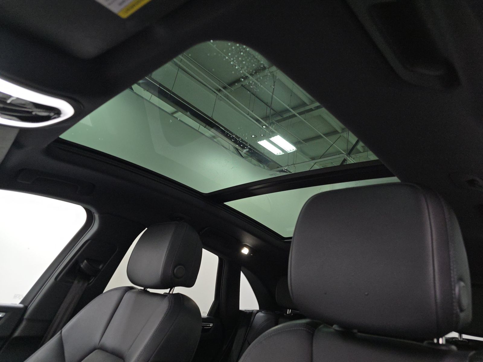 2022 Porsche Macan Base AWD