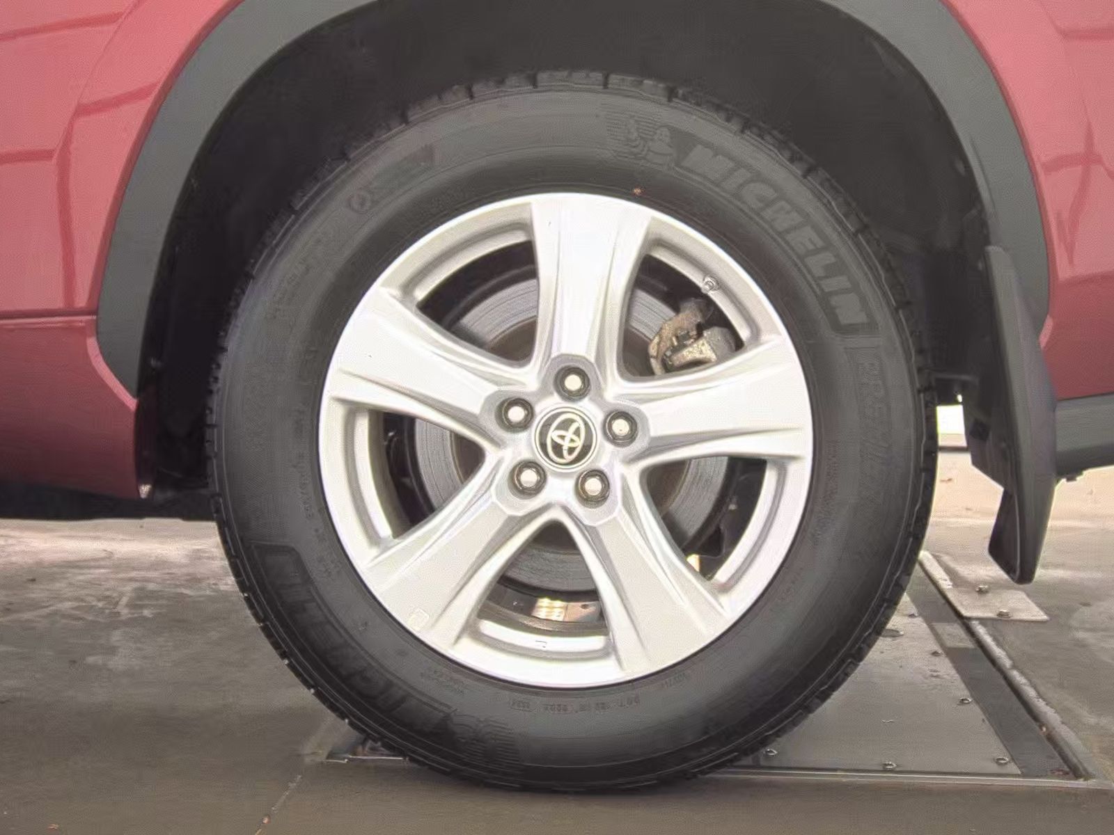 2024 Toyota Highlander LE AWD