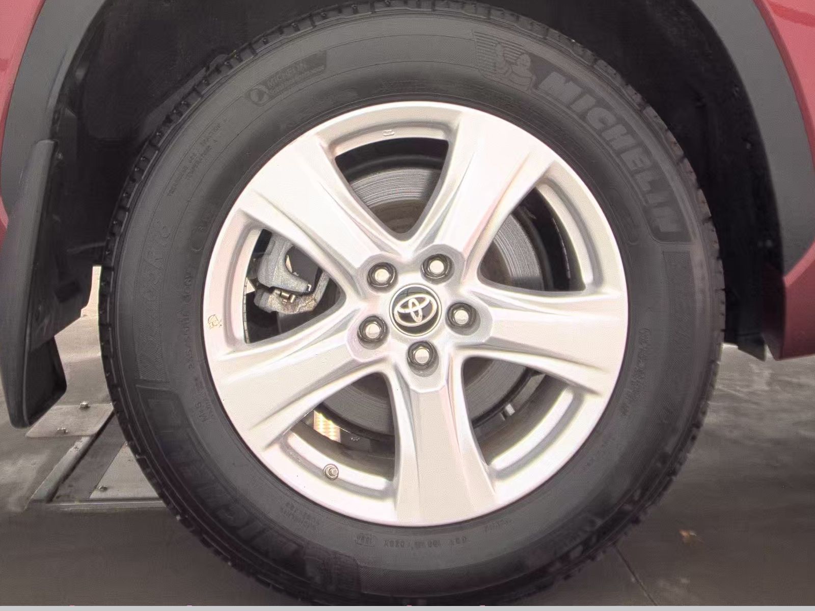 2024 Toyota Highlander LE AWD