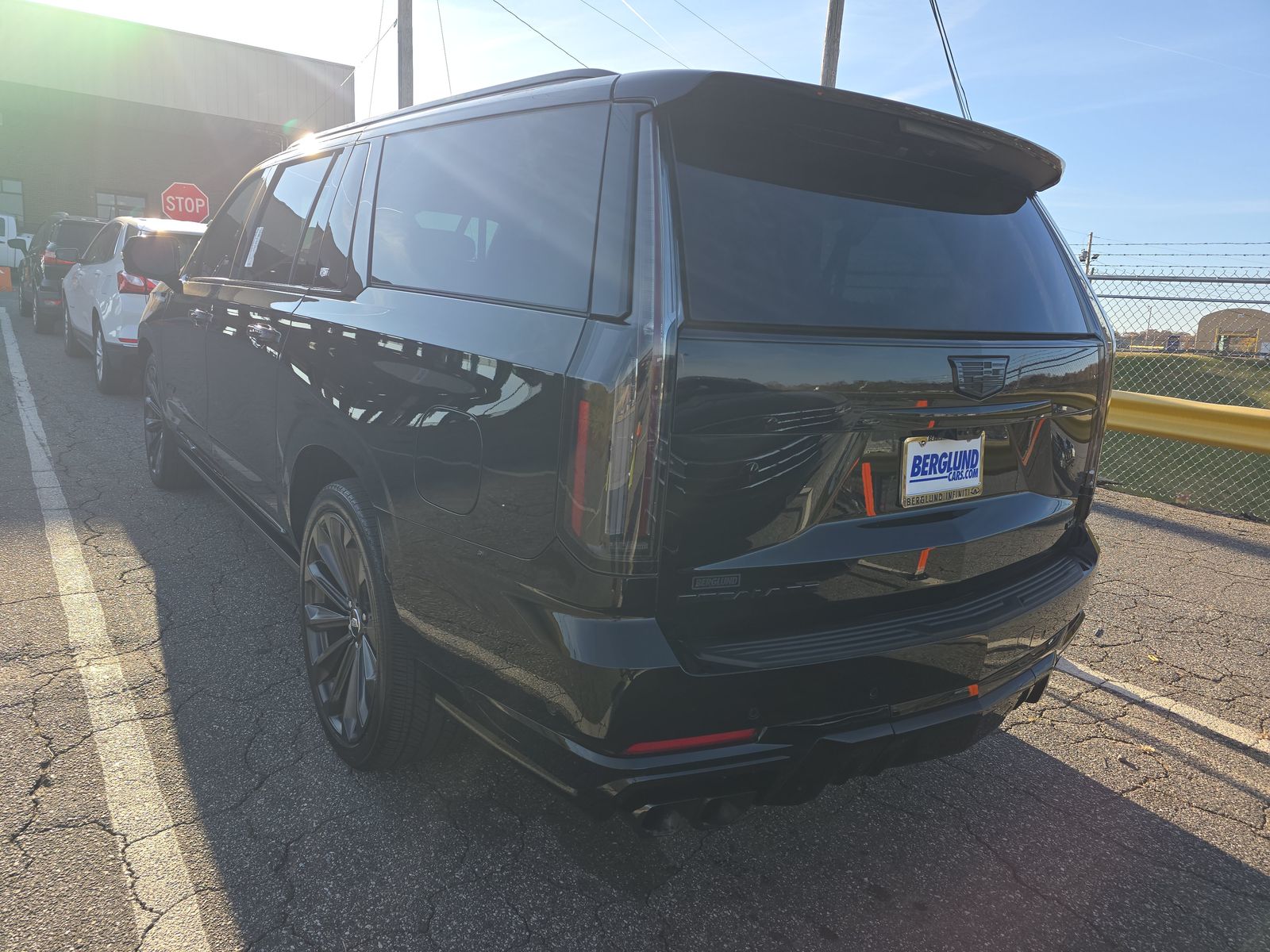 2025 Cadillac Escalade ESV V-Series AWD