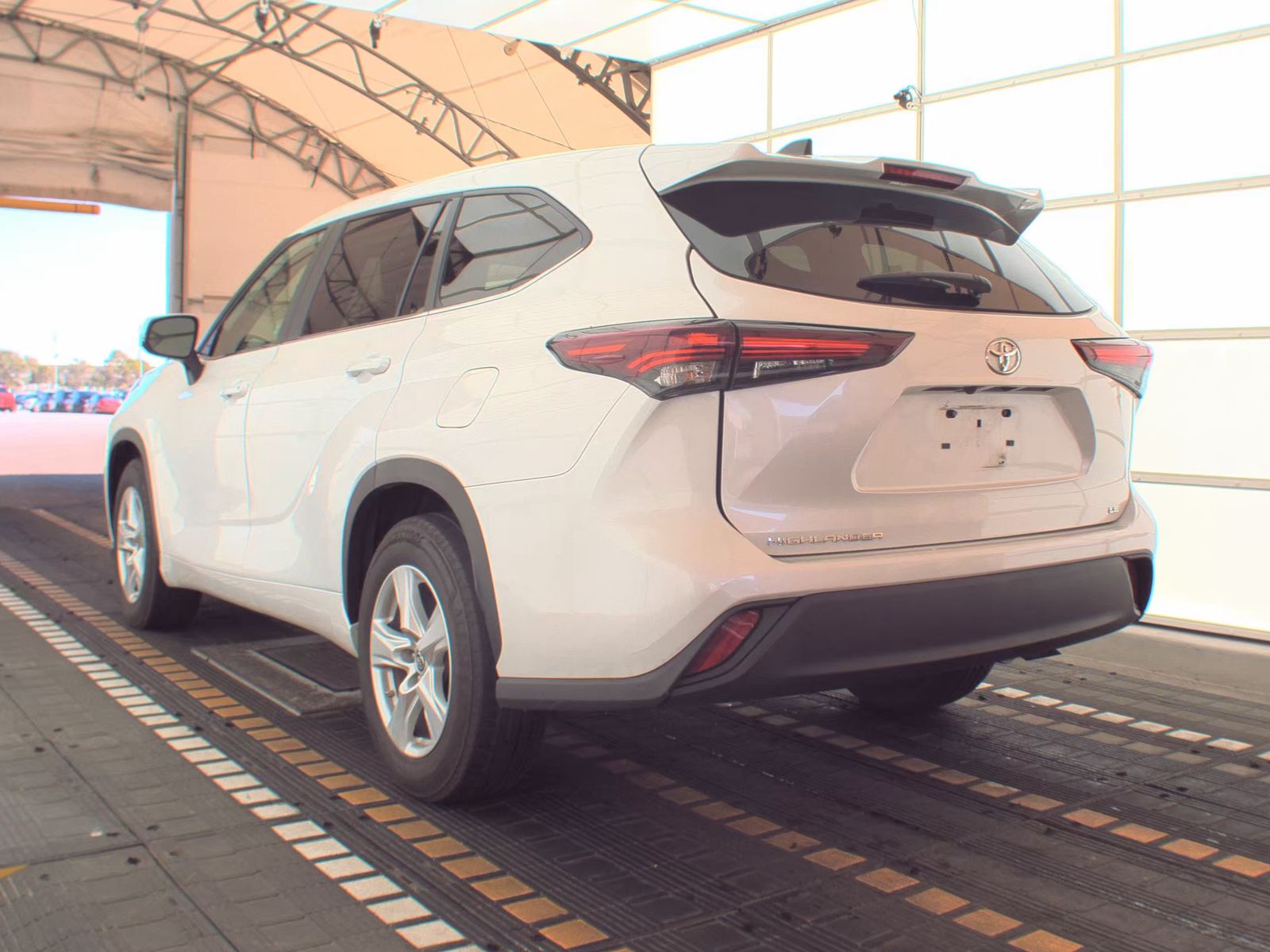 2024 Toyota Highlander LE FWD