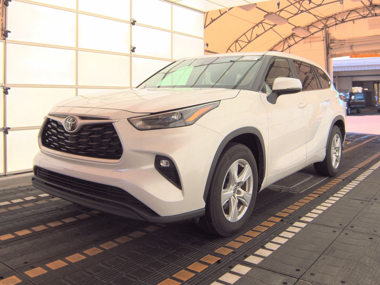 2024 Toyota Highlander LE FWD