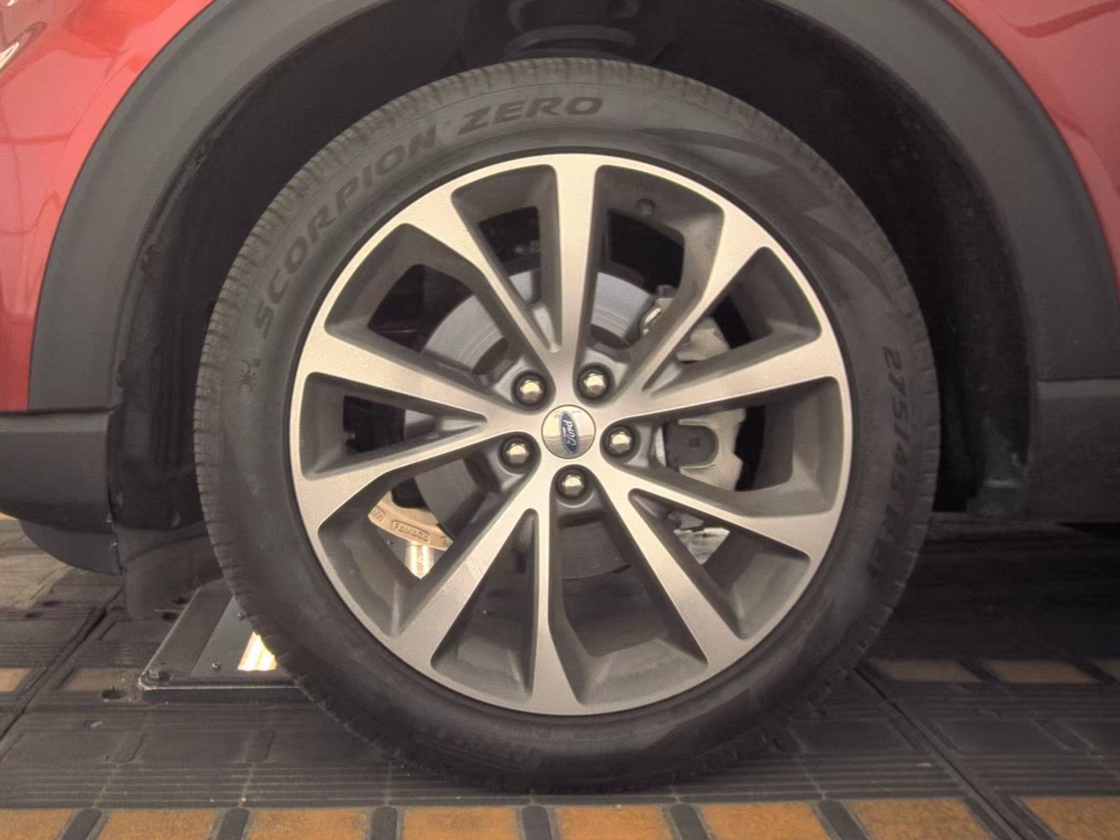 2025 Ford Explorer Platinum RWD