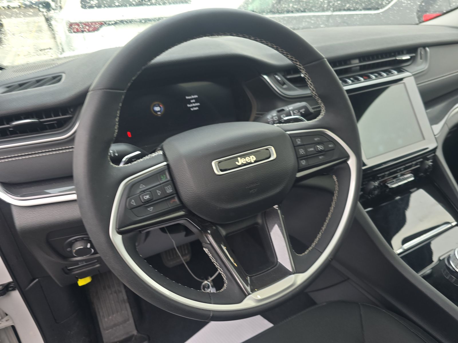 2023 Jeep Grand Cherokee Laredo AWD