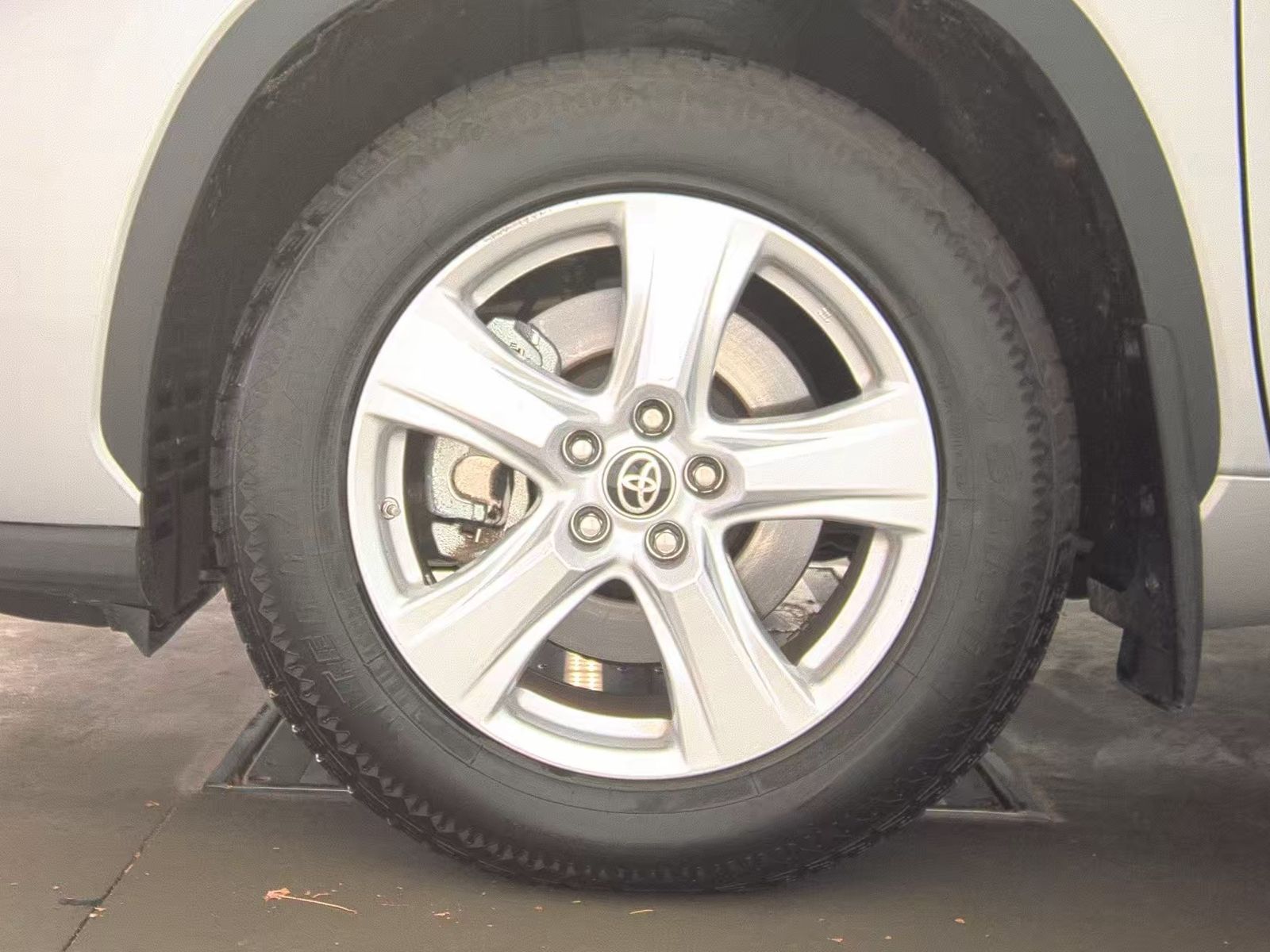 2024 Toyota Highlander LE AWD