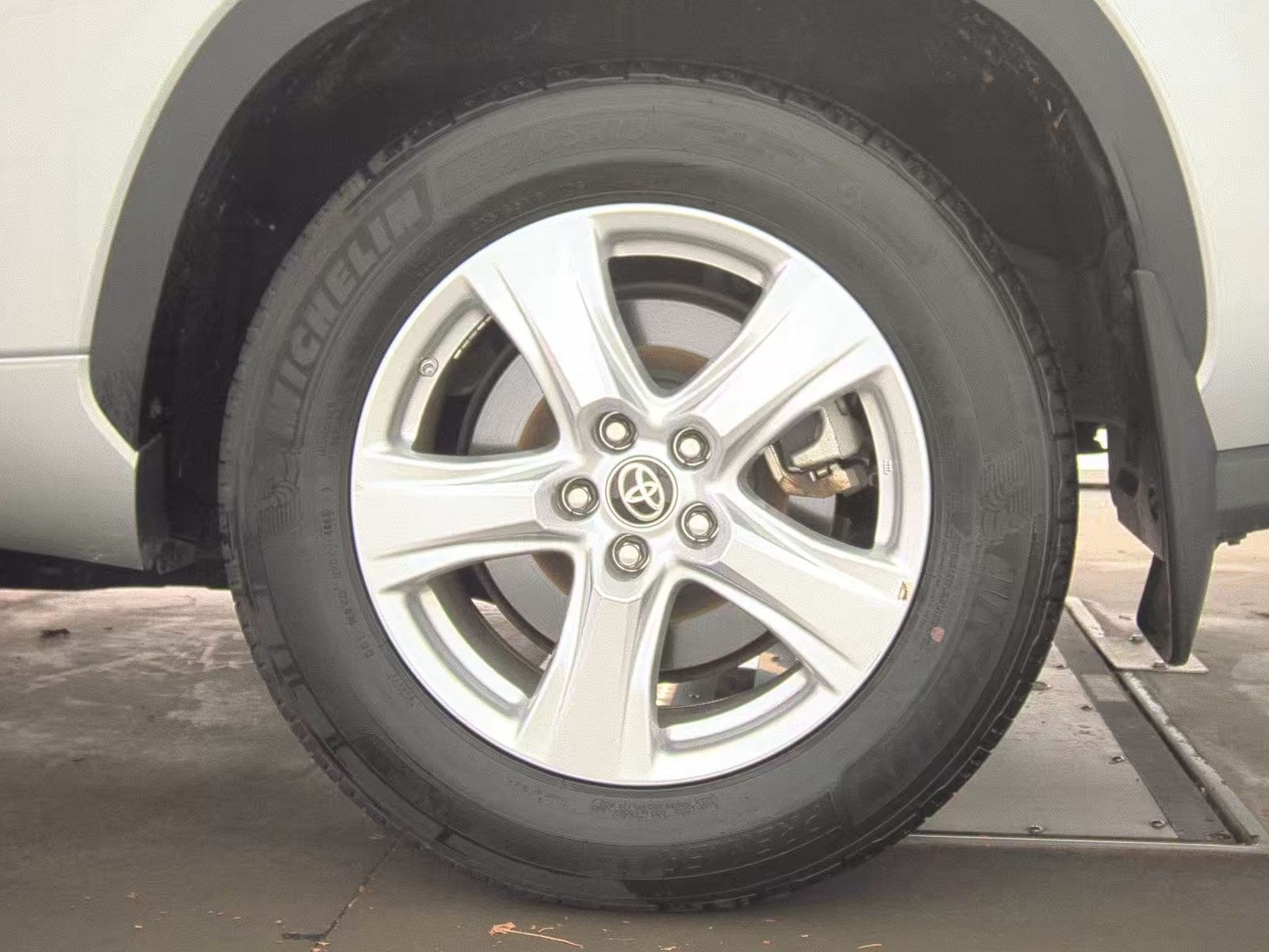 2024 Toyota Highlander LE AWD