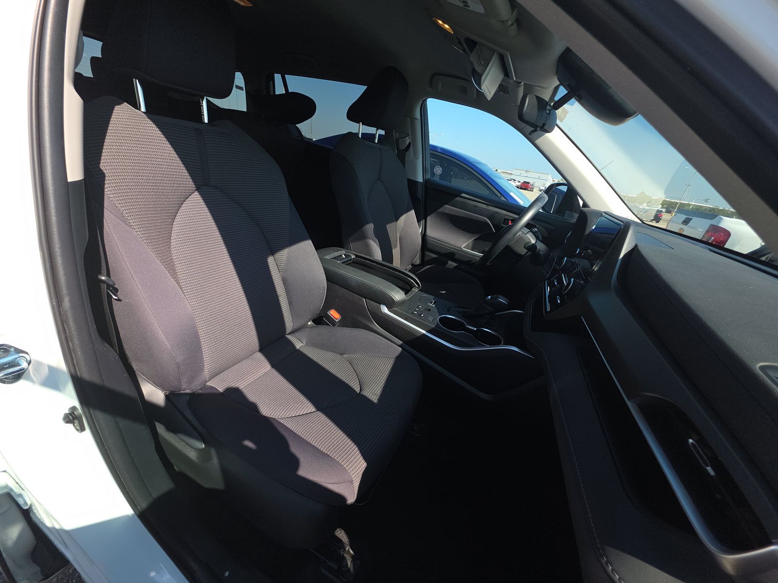 2024 Toyota Highlander LE FWD