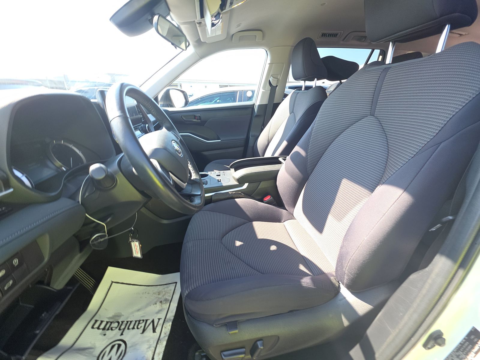 2024 Toyota Highlander LE FWD