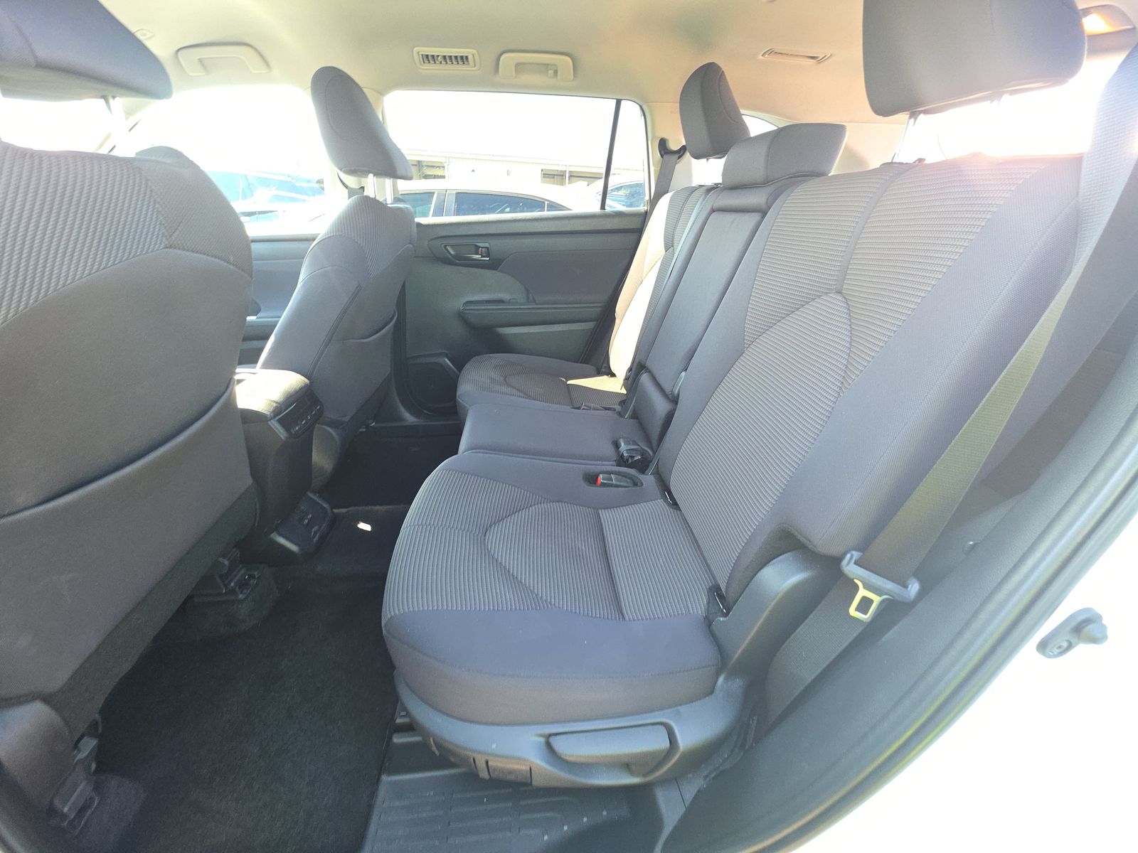 2024 Toyota Highlander LE FWD