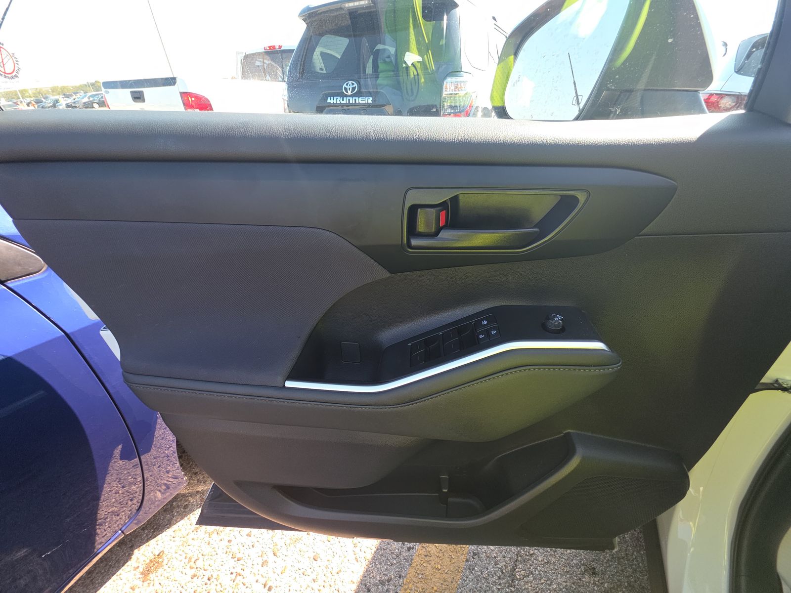 2024 Toyota Highlander LE FWD