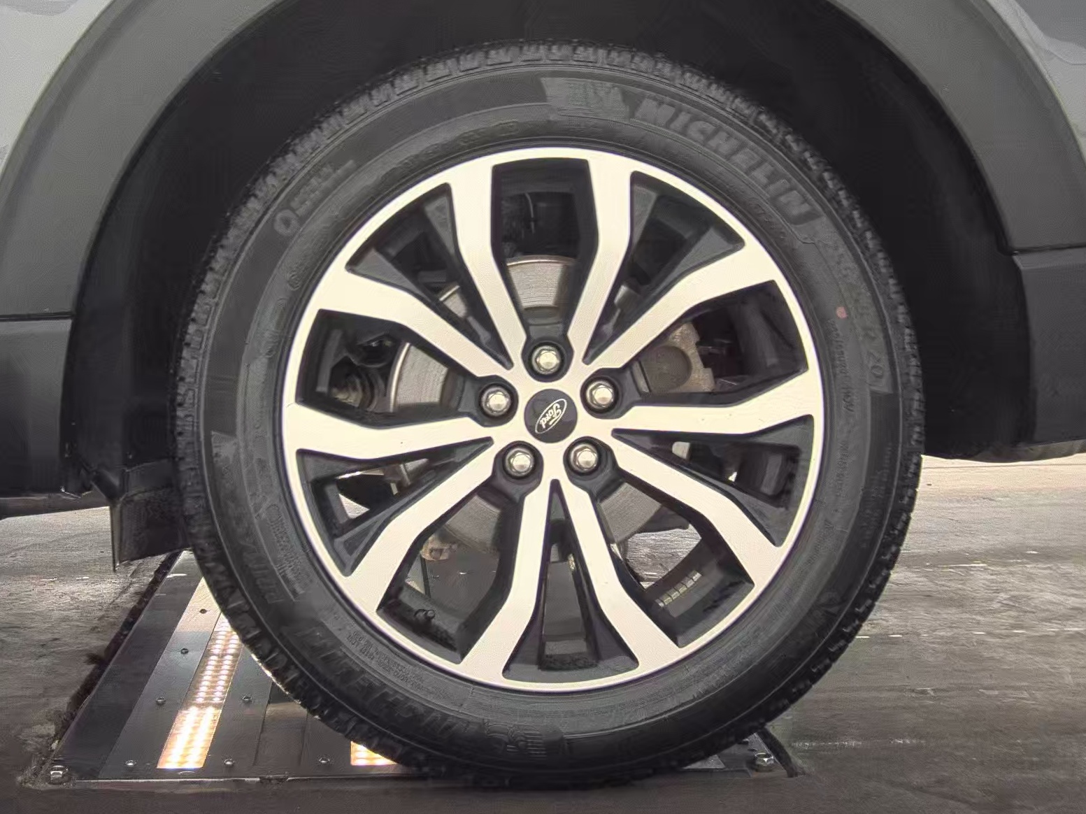 2025 Ford Explorer ST-Line AWD