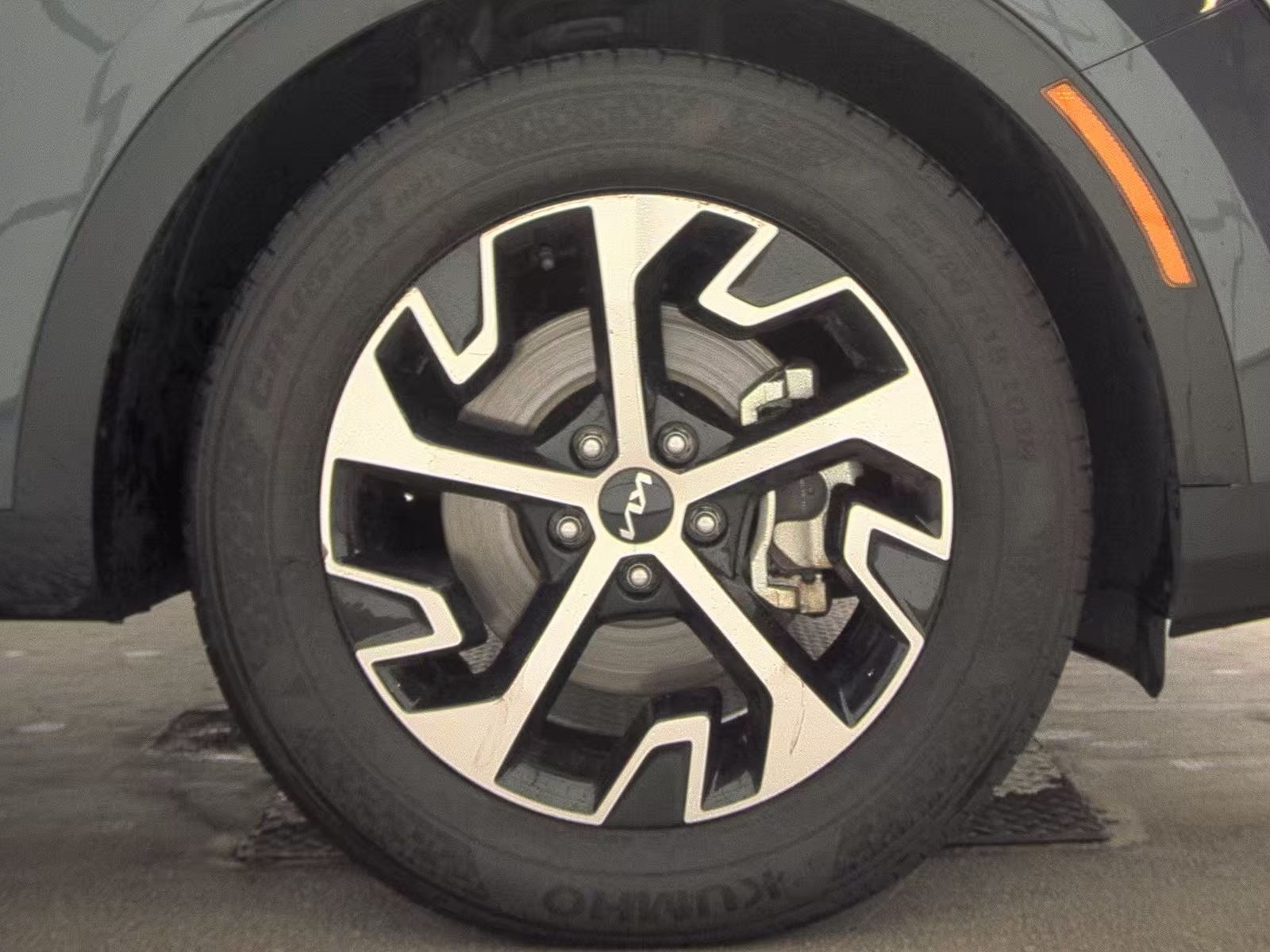 2023 Kia Sportage EX FWD