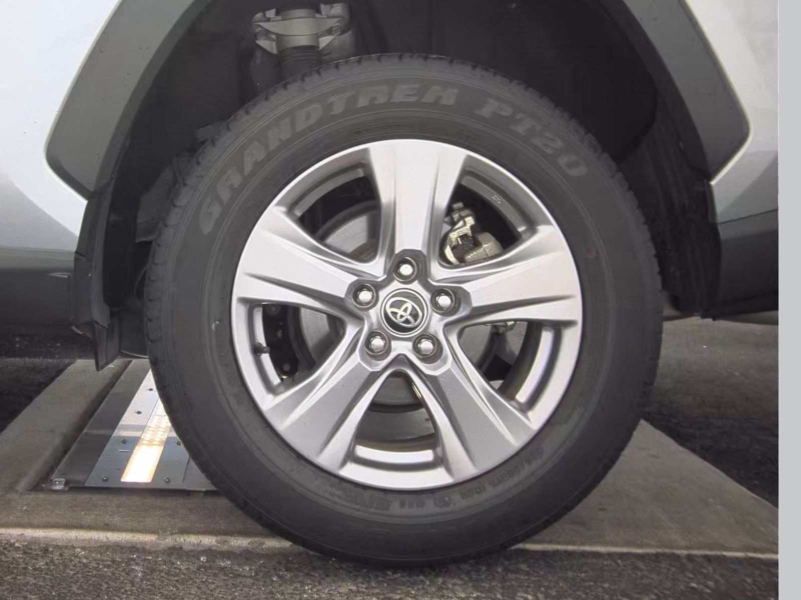 2022 Toyota RAV4 XLE FWD