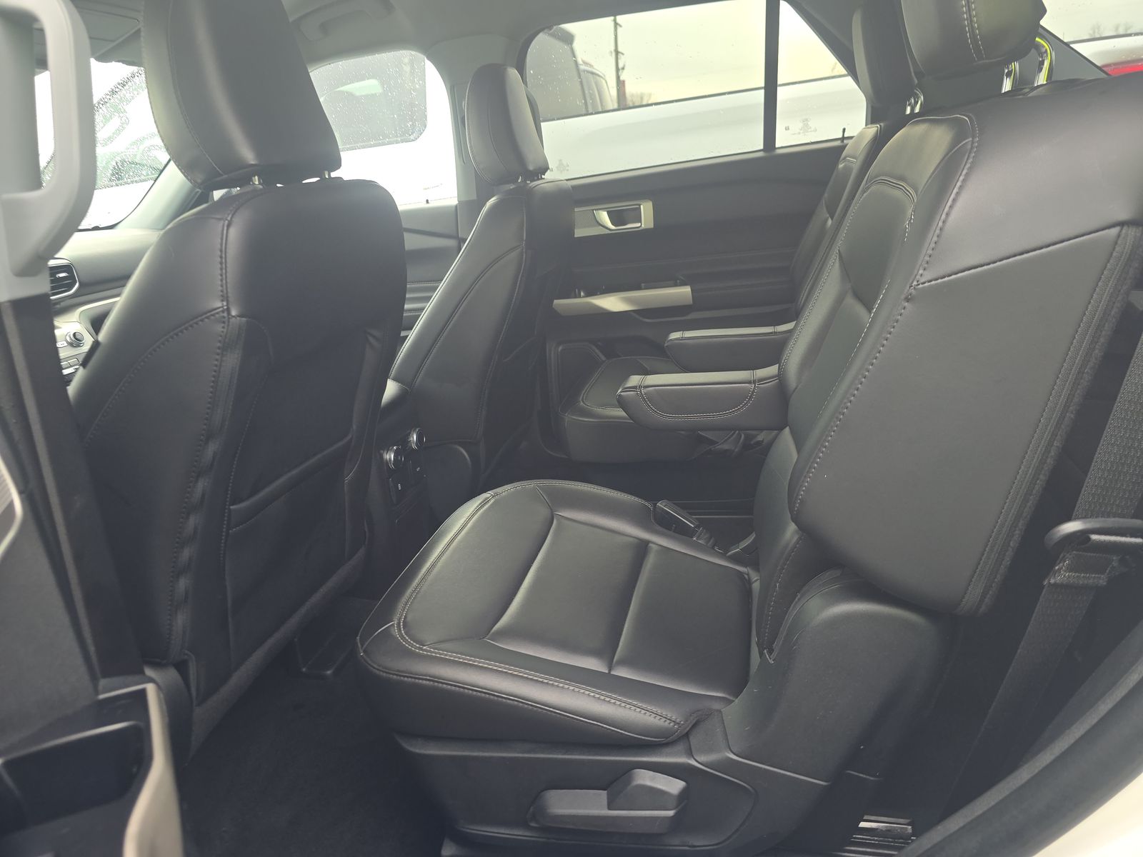 2023 Ford Explorer XLT AWD