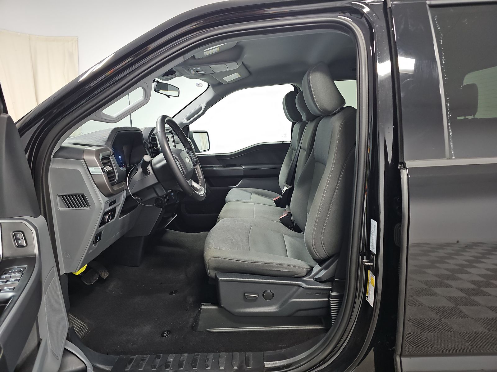 2025 Ford F-150 XLT RWD