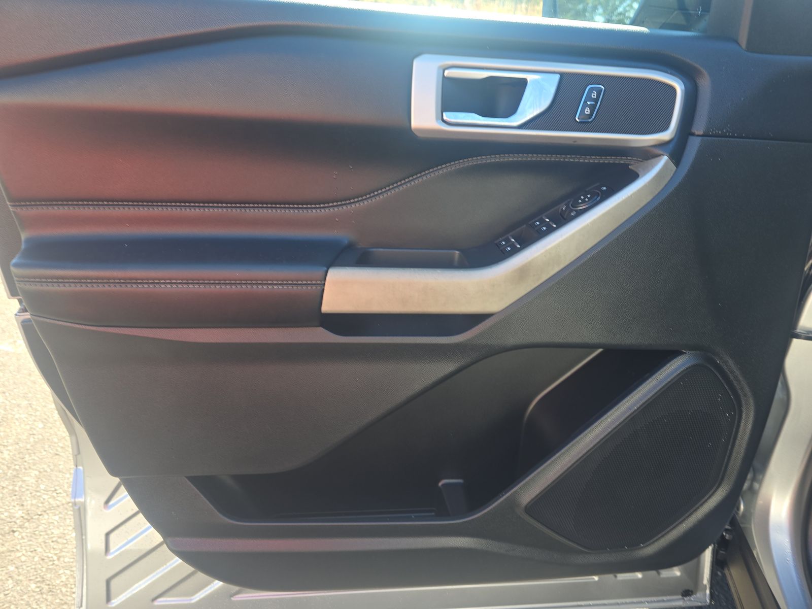 2023 Ford Explorer XLT RWD