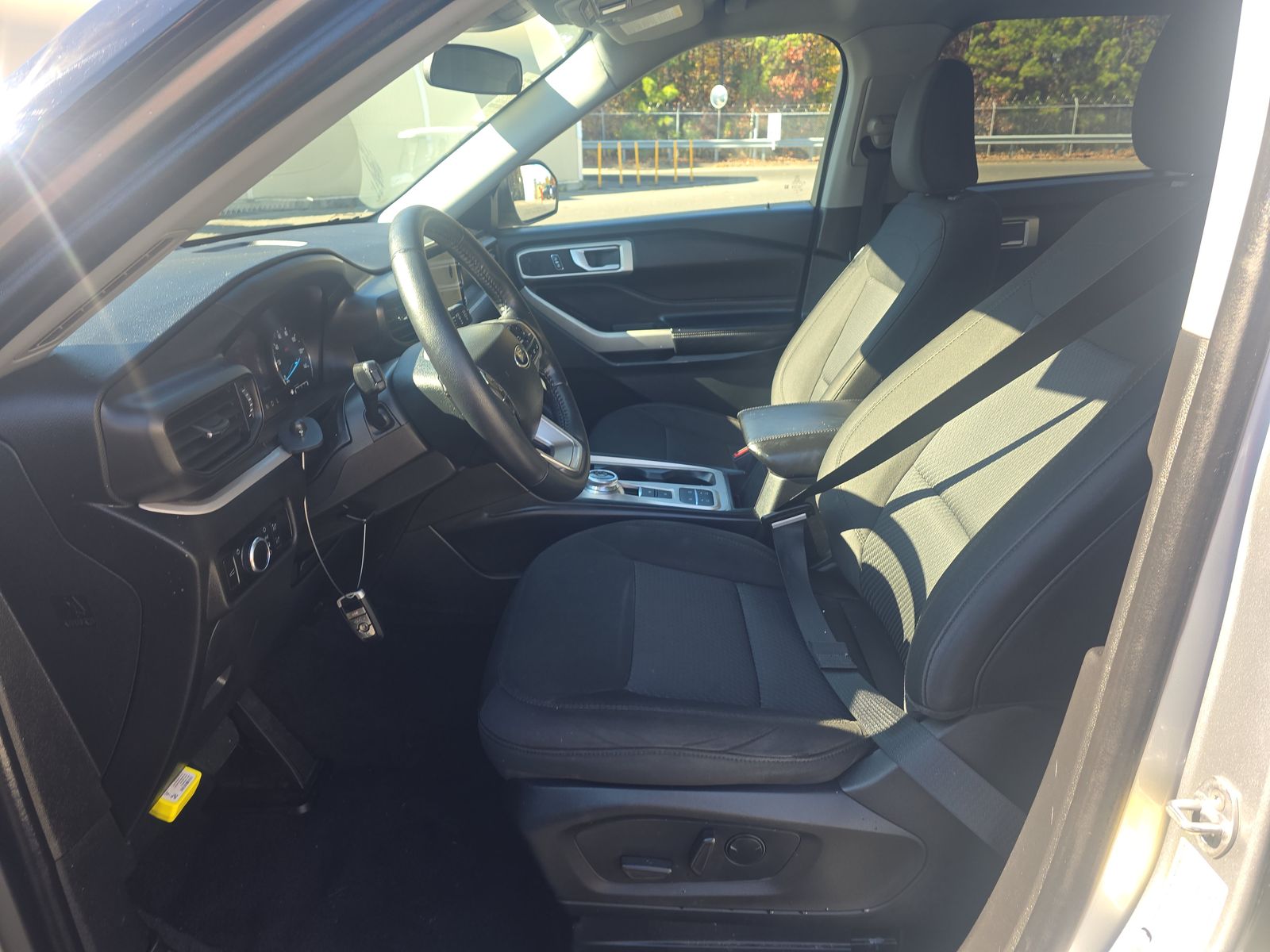 2023 Ford Explorer XLT RWD