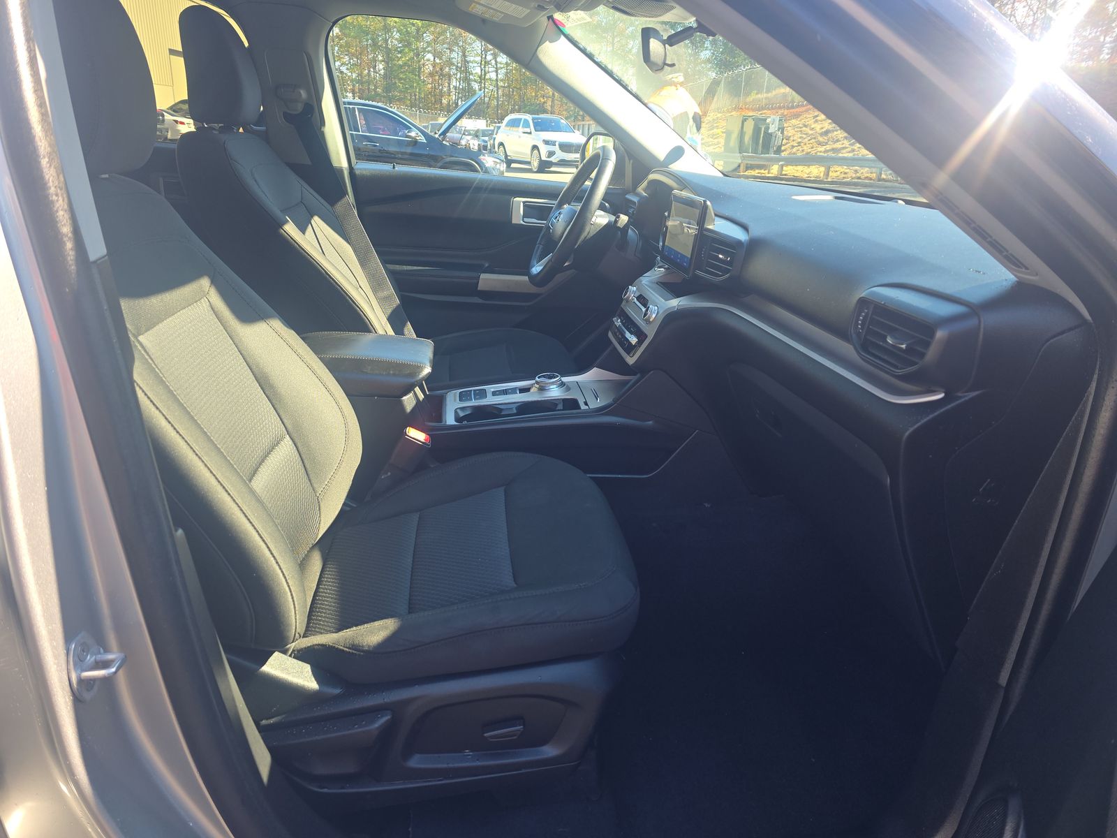 2023 Ford Explorer XLT RWD