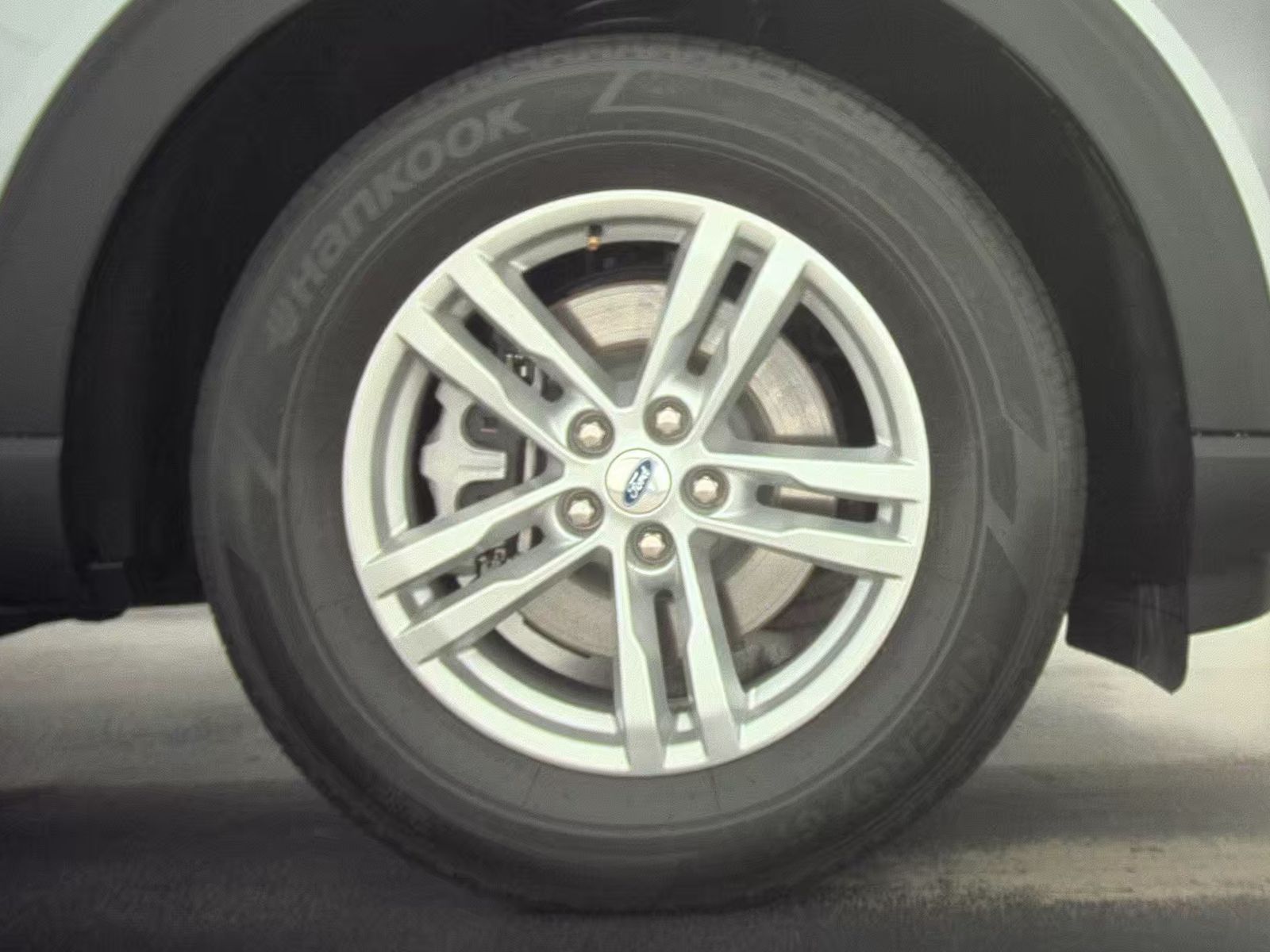 2023 Ford Explorer XLT RWD