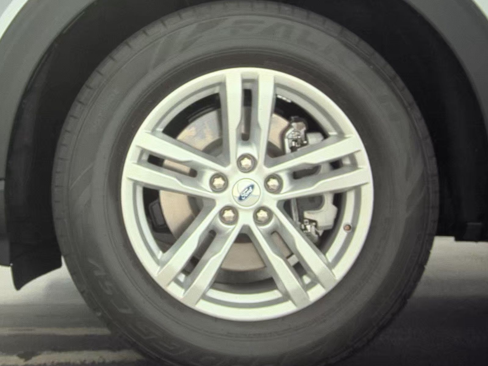 2023 Ford Explorer XLT RWD