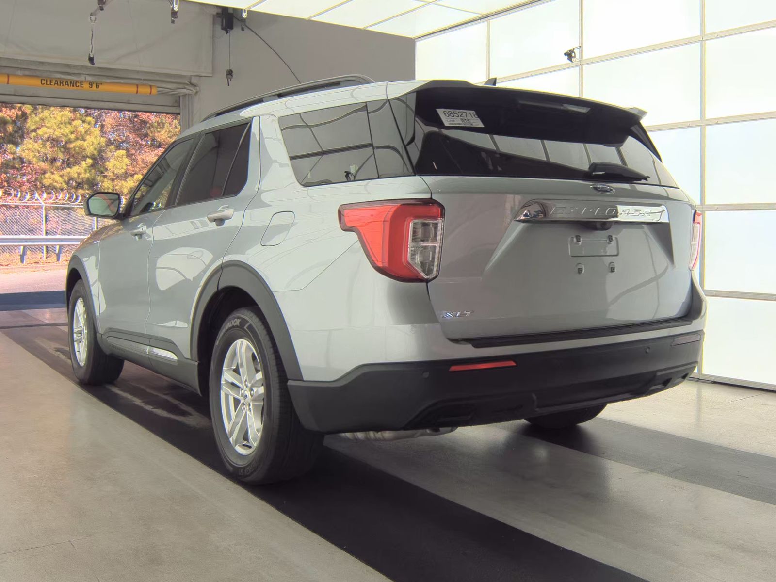 2023 Ford Explorer XLT RWD