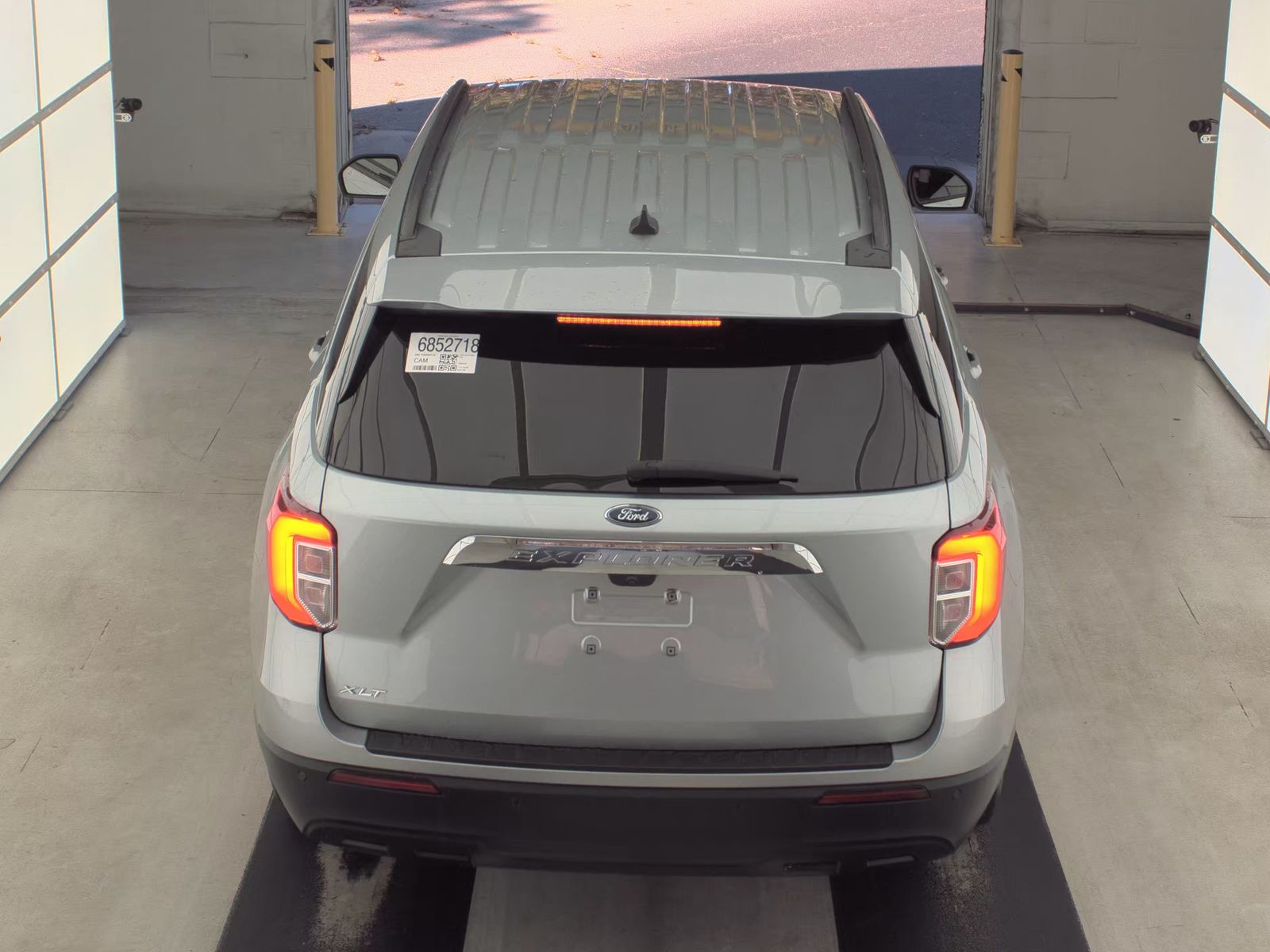 2023 Ford Explorer XLT RWD