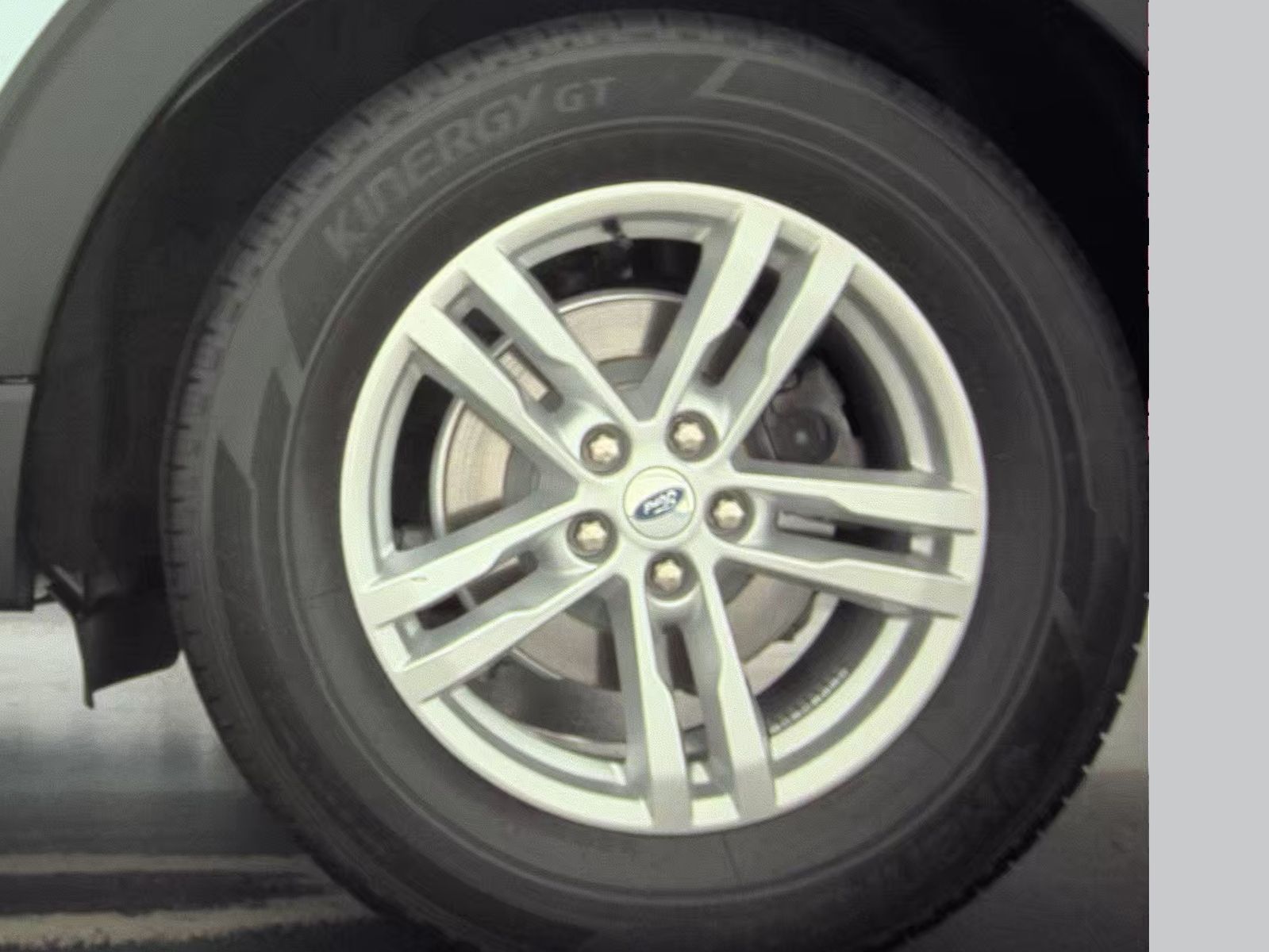 2023 Ford Explorer XLT RWD