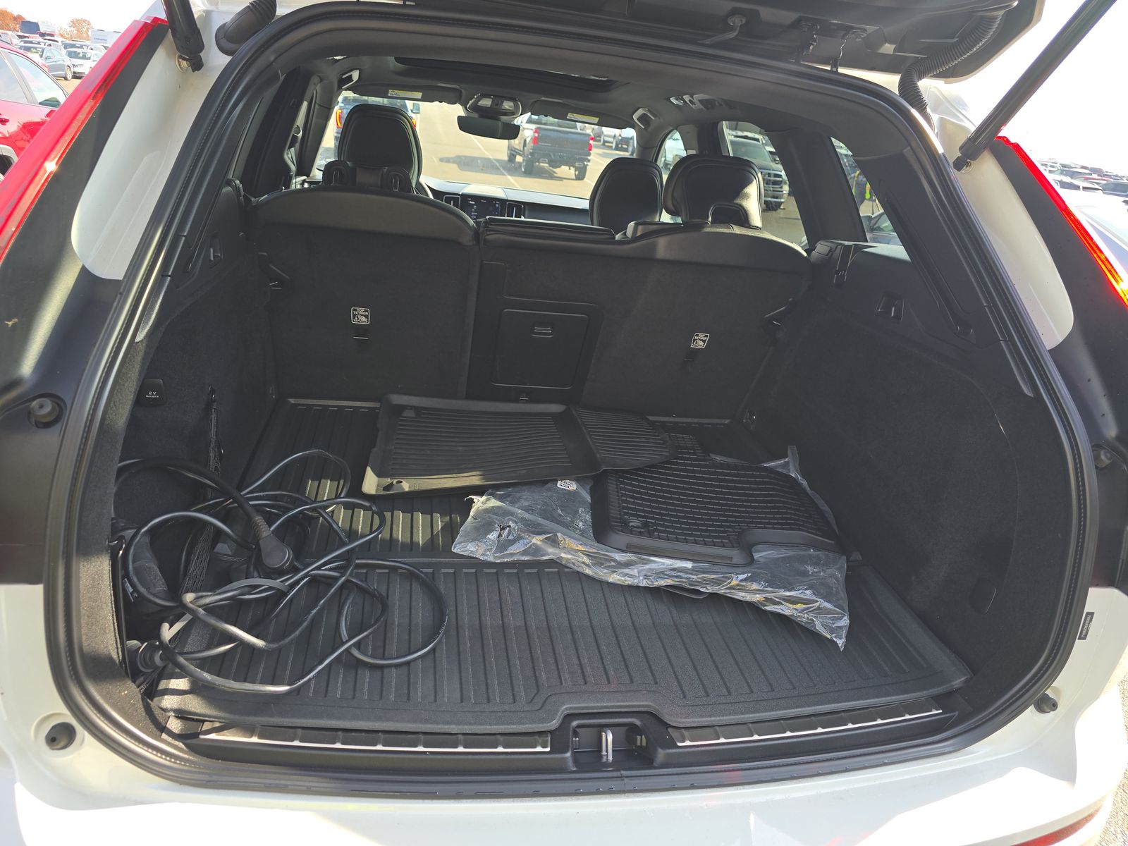 2022 Volvo XC60 Recharge T8 R-Design AWD