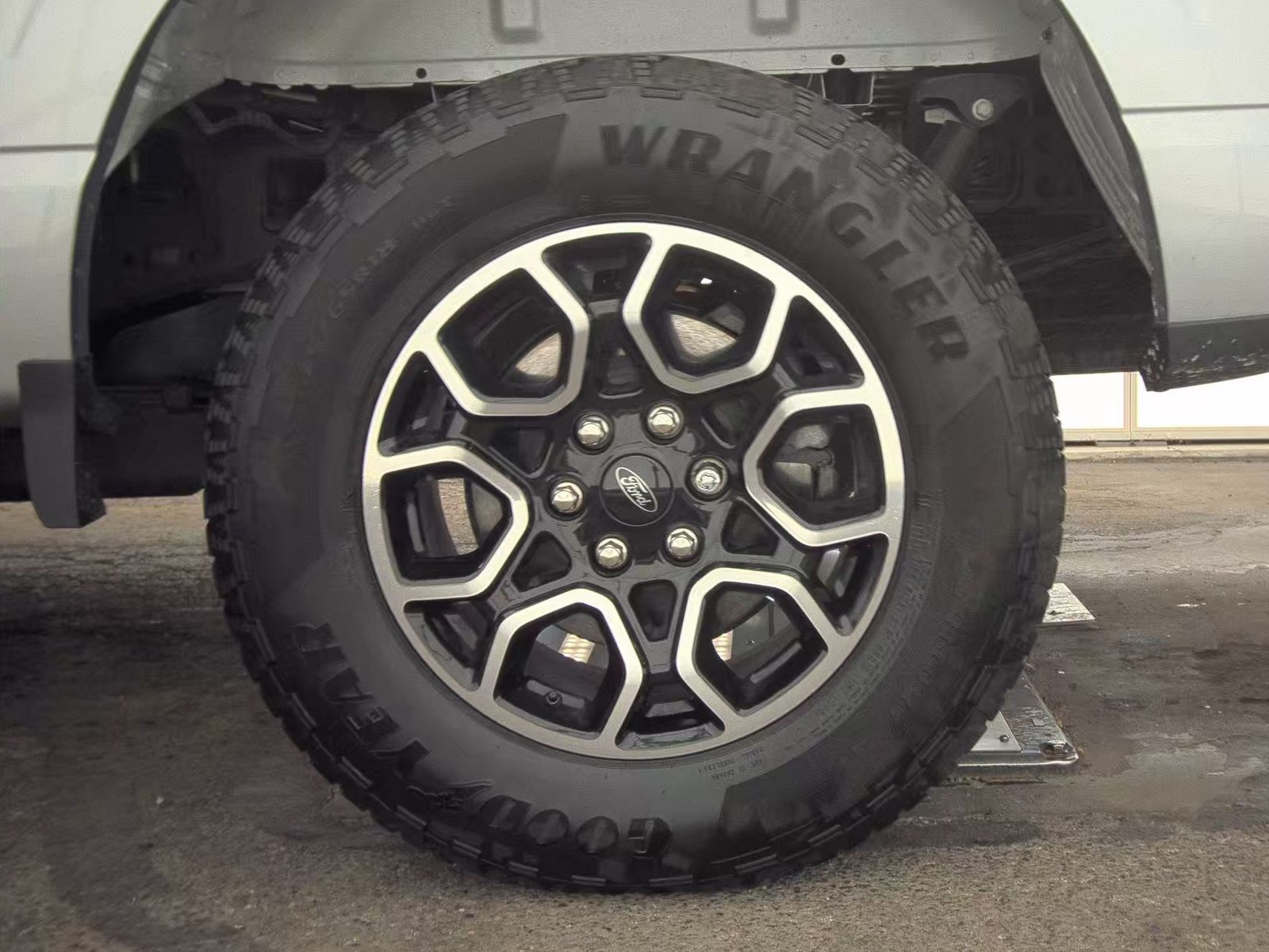 2023 Ford F-150 Hybrid XLT AWD