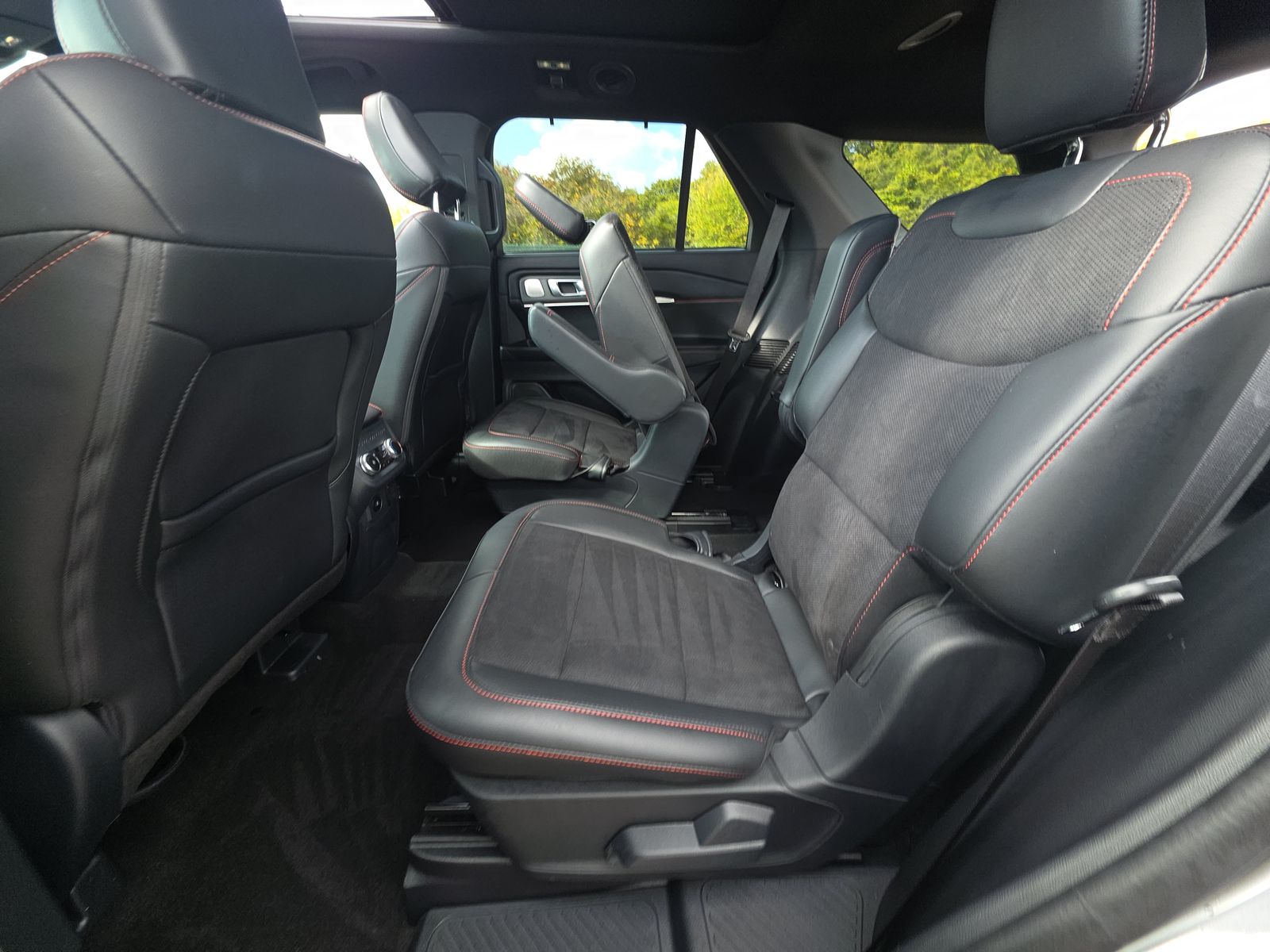 2025 Ford Explorer ST AWD