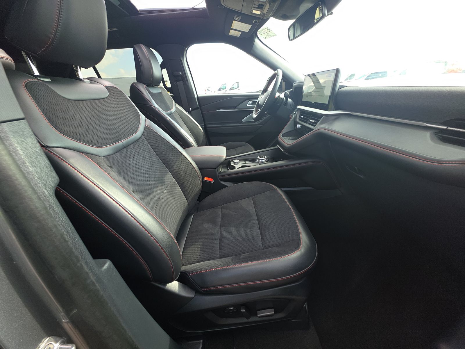 2025 Ford Explorer ST AWD