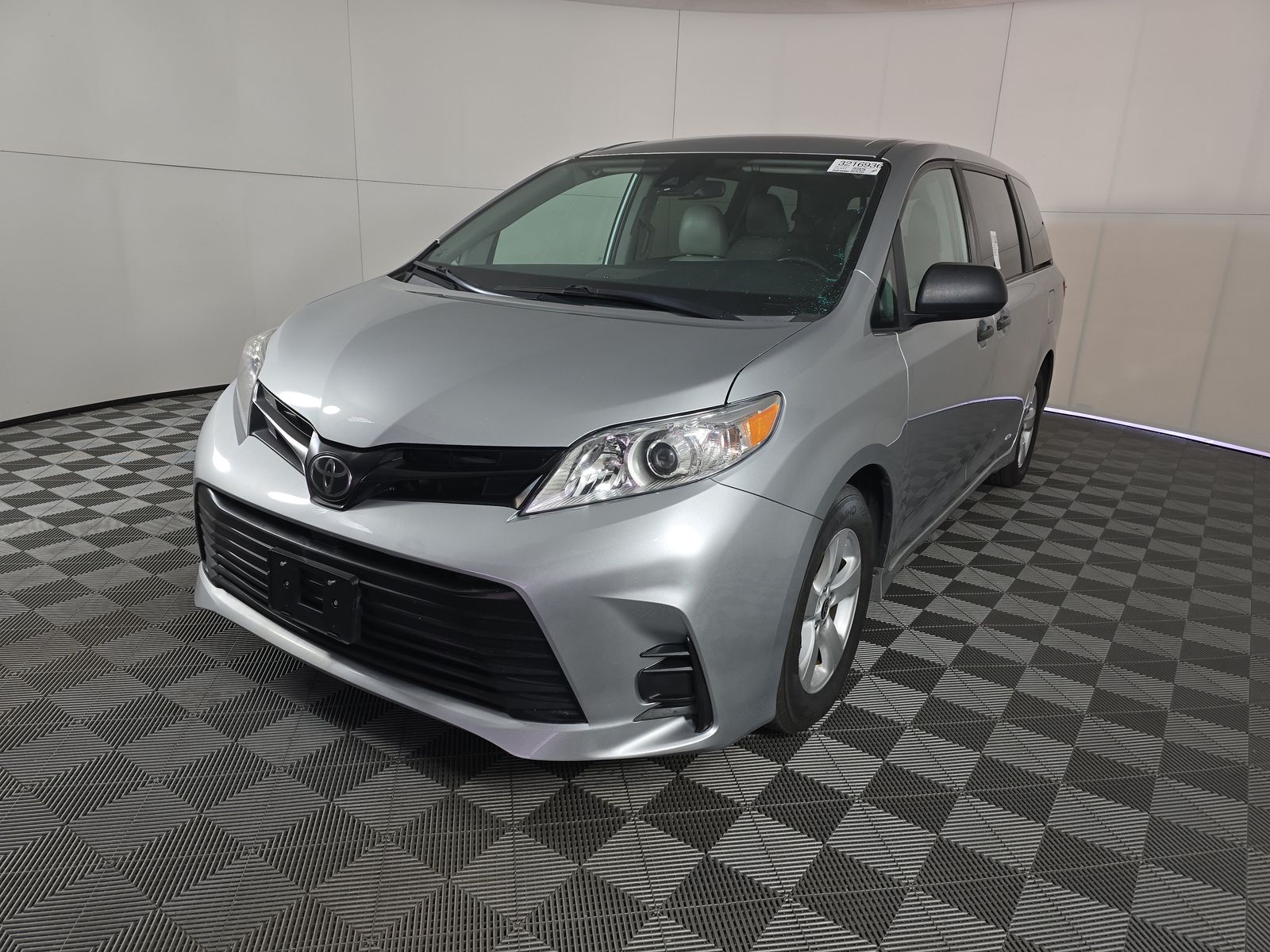 2020 Toyota Sienna L FWD