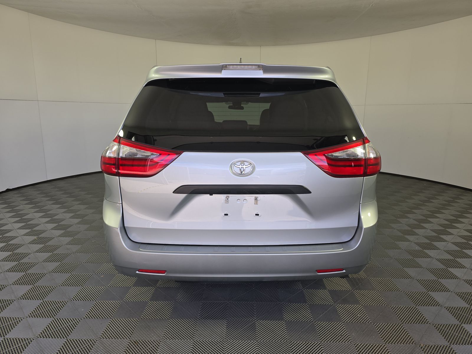 2020 Toyota Sienna L FWD