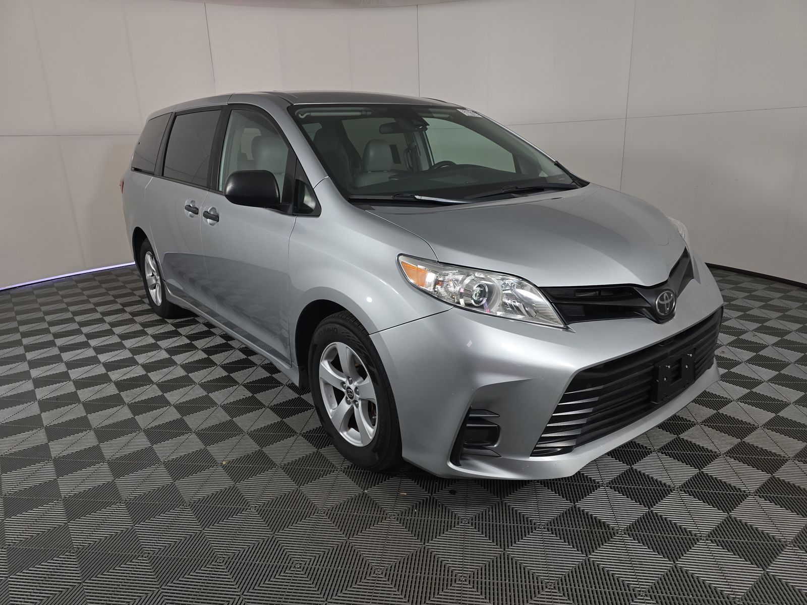 2020 Toyota Sienna L FWD