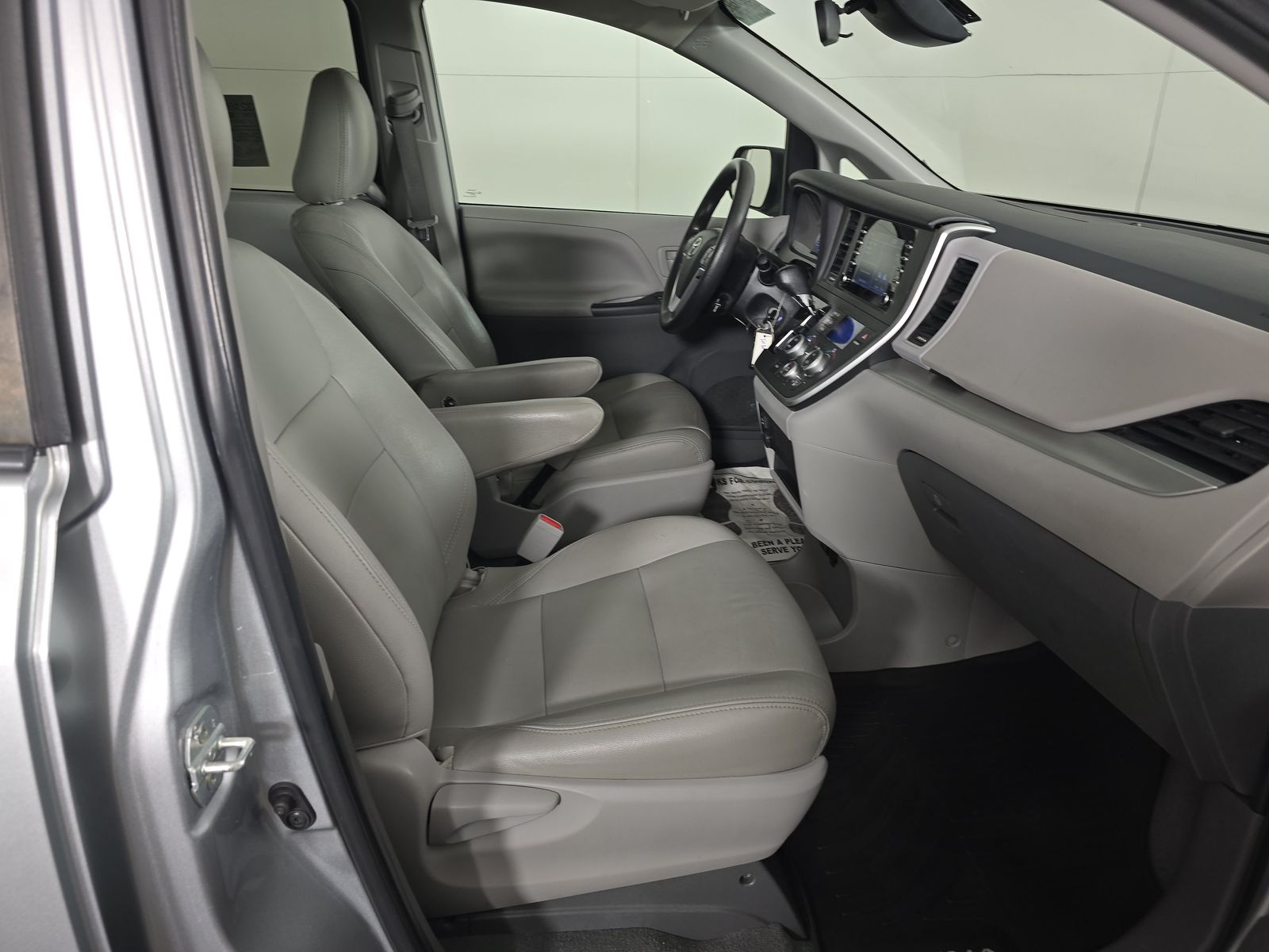 2020 Toyota Sienna L FWD