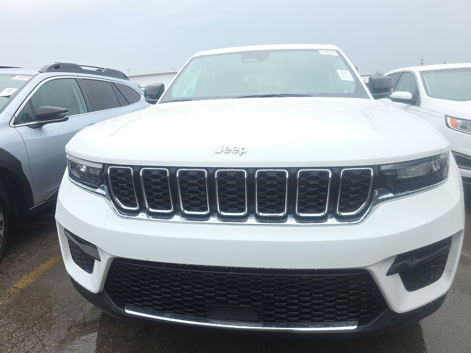 2023 Jeep Grand Cherokee Laredo AWD