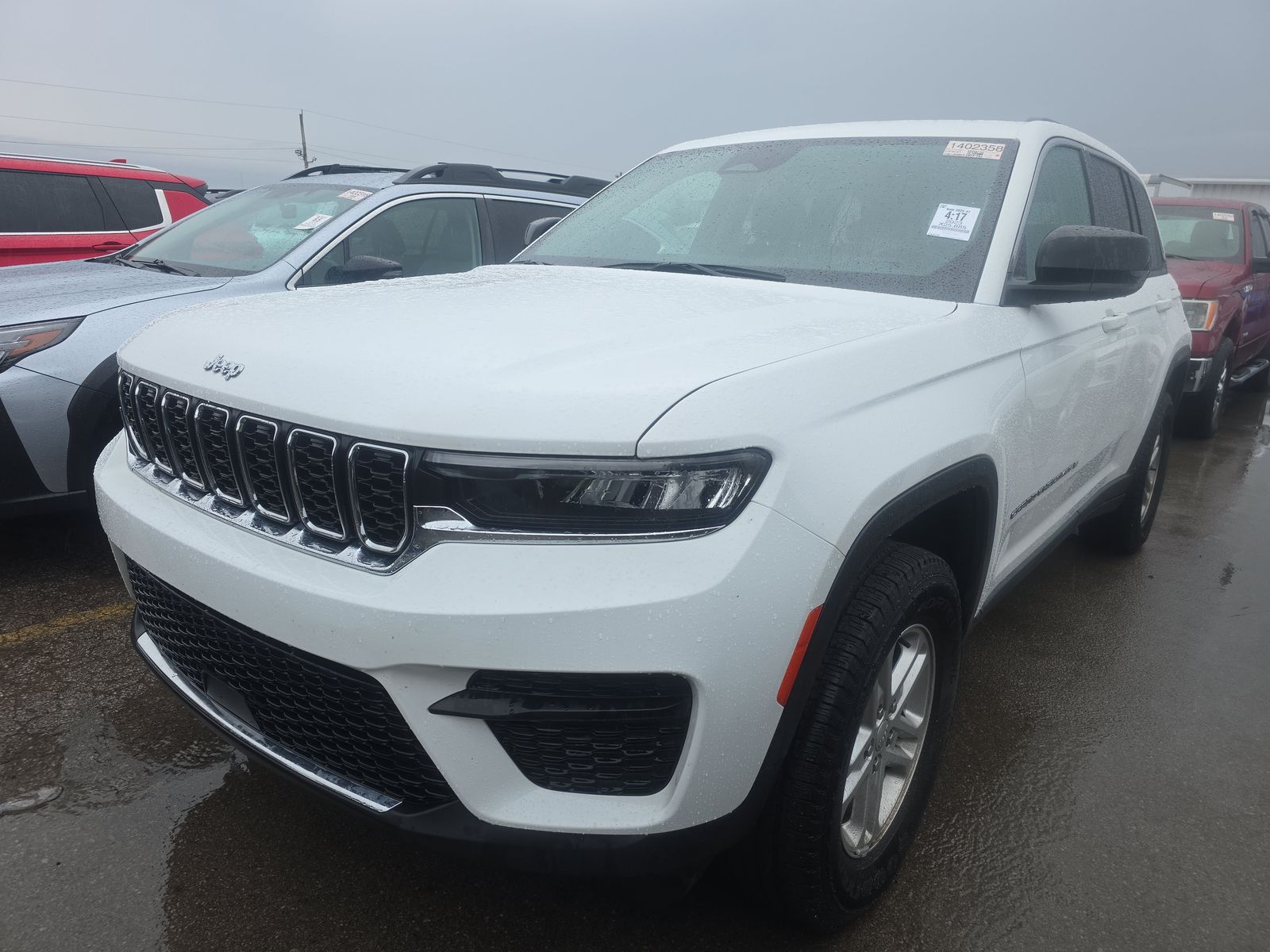 2023 Jeep Grand Cherokee Laredo AWD