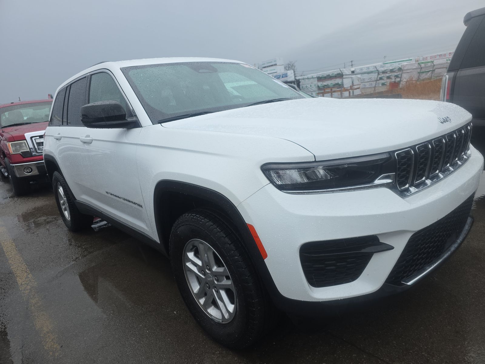 2023 Jeep Grand Cherokee Laredo AWD