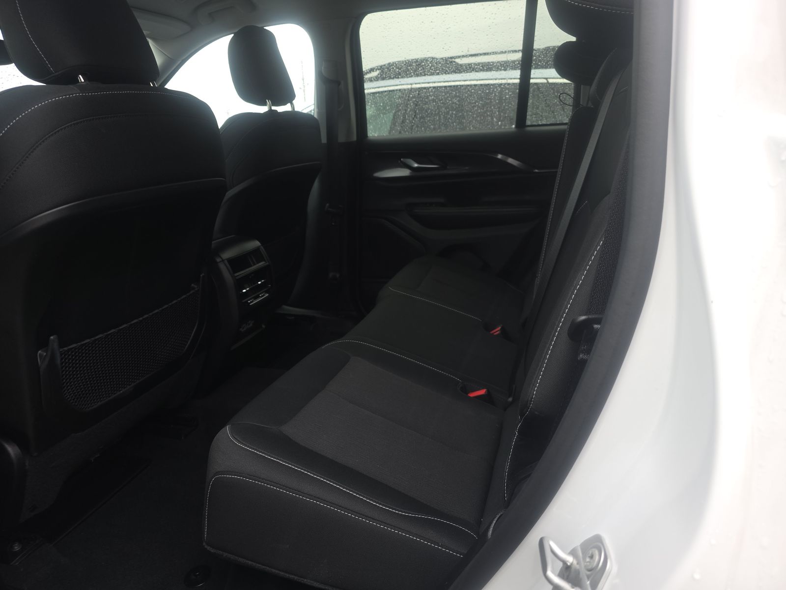 2023 Jeep Grand Cherokee Laredo AWD